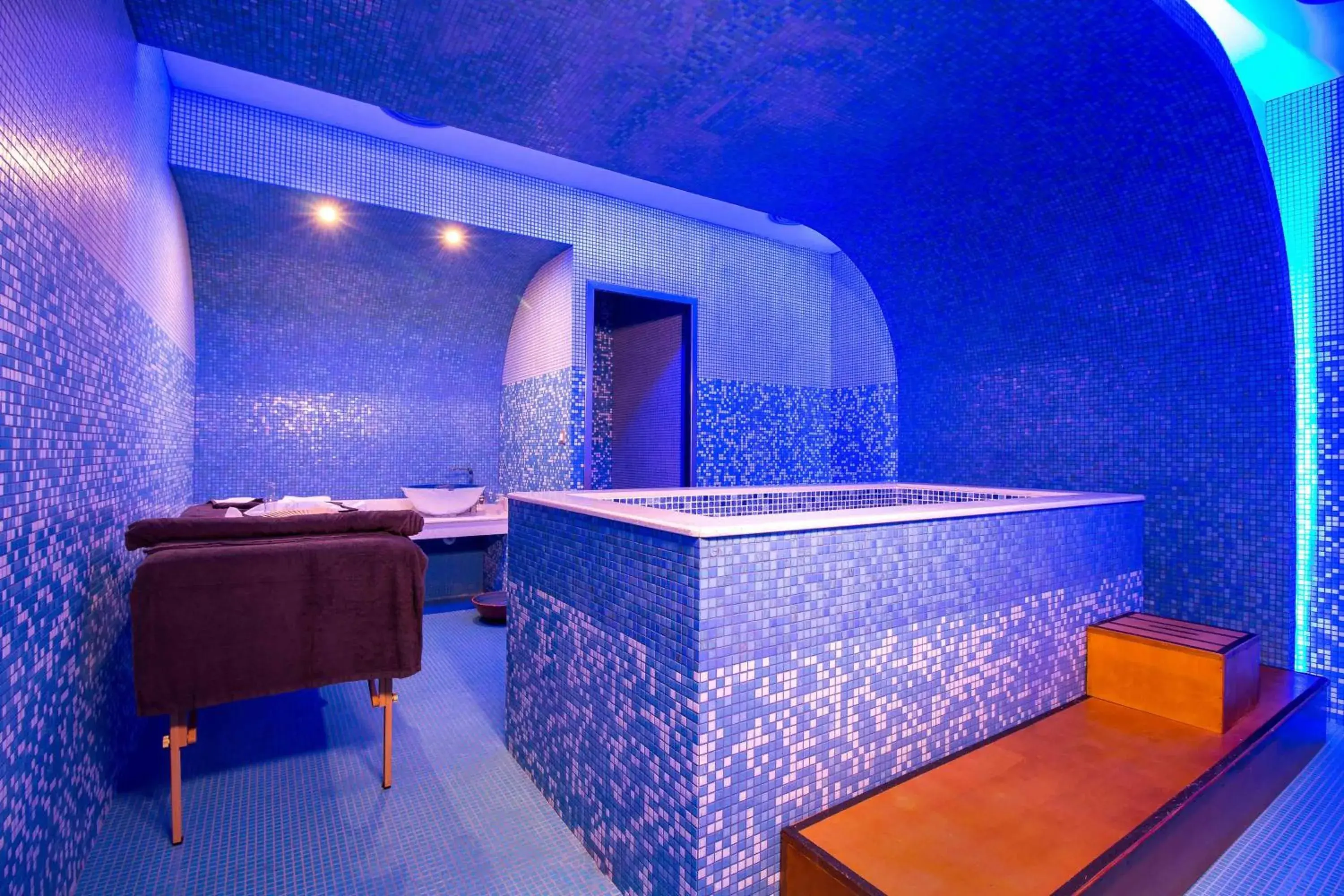 Hot Tub, Spa/Wellness in Pegasos Deluxe Beach Hotel