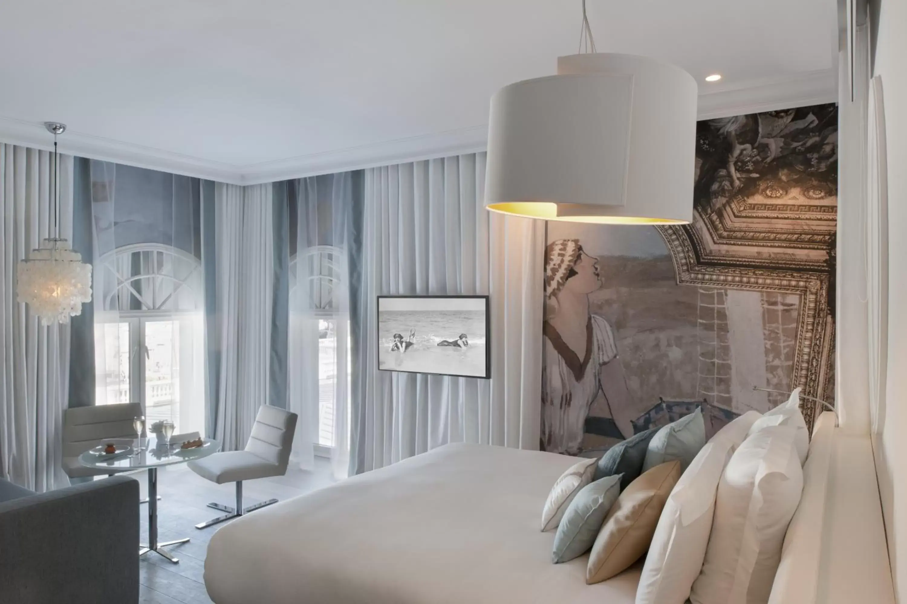 Deluxe Family King Room with King or Two Single Beds and Sofa Bed in Cures Marines Hotel Thalasso & Spa Trouville - MGallery Collection Deluxe Family King Room with King or Two Single Beds and Sofa Bed in Cures Marines Hotel Thalasso & Spa Trouville - MGallery Collection