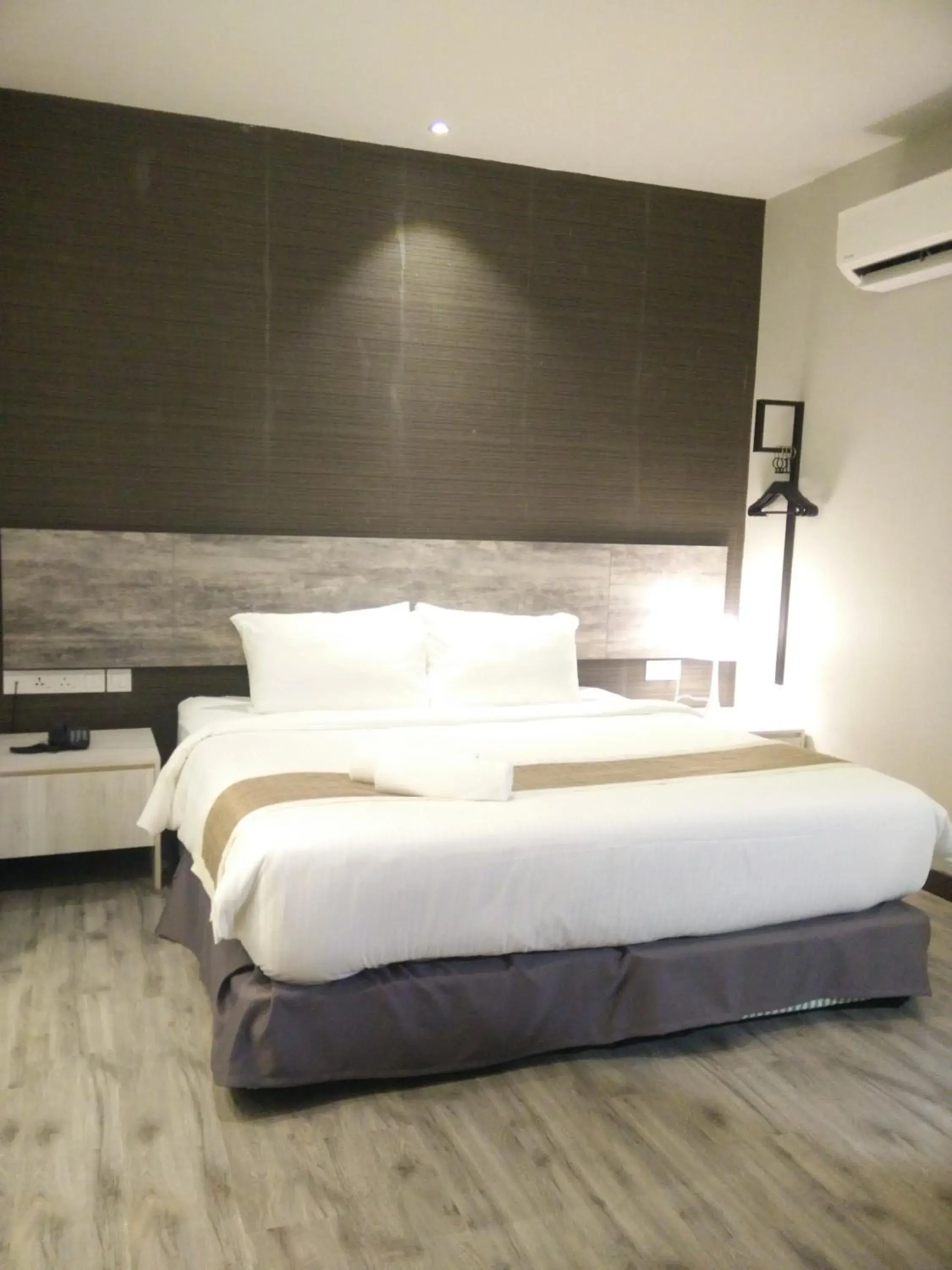 Bed in The Leverage Business hotel (Skudai)