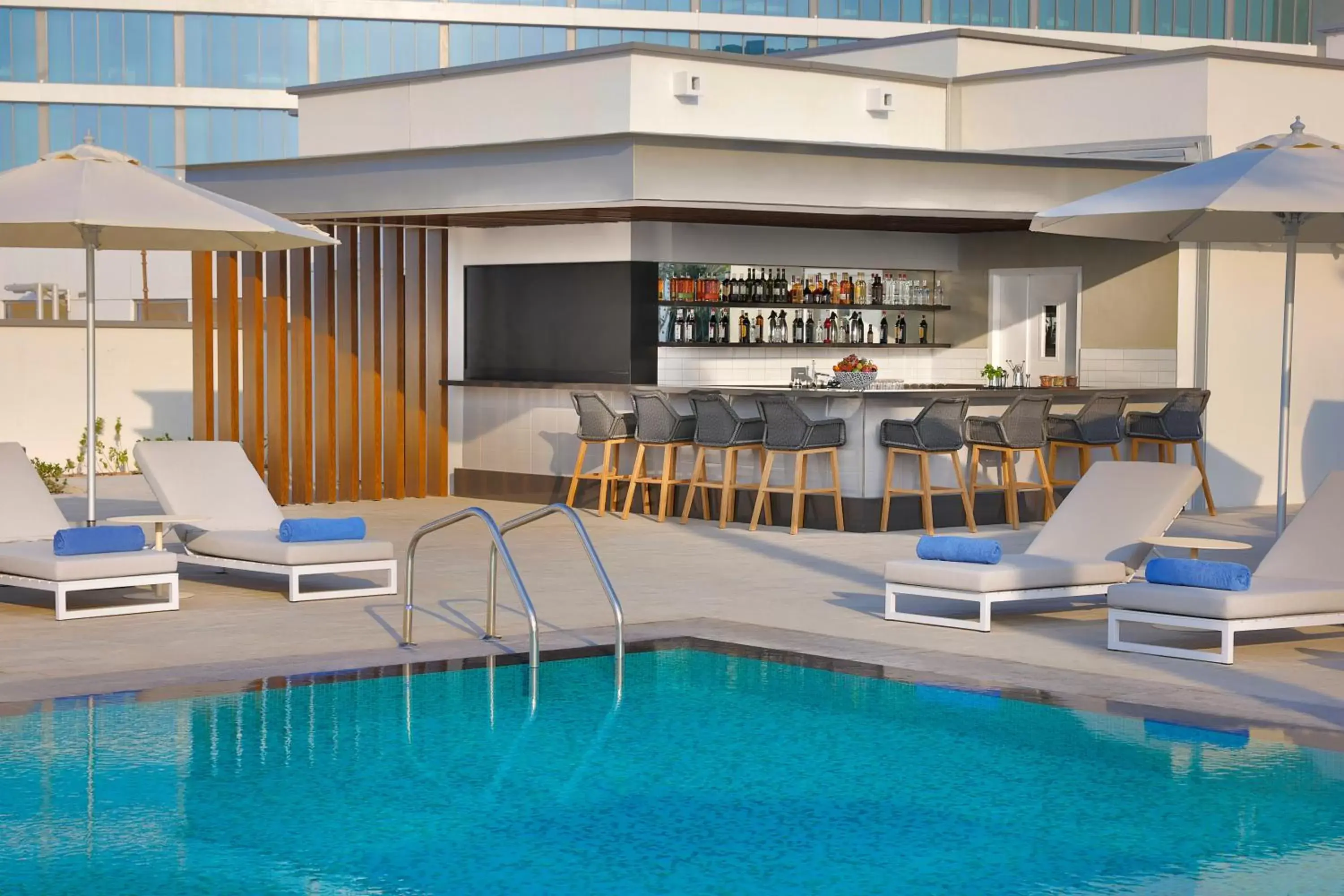 Restaurant/places to eat, Swimming Pool in Doubletree By Hilton Abu Dhabi Yas Island Residences