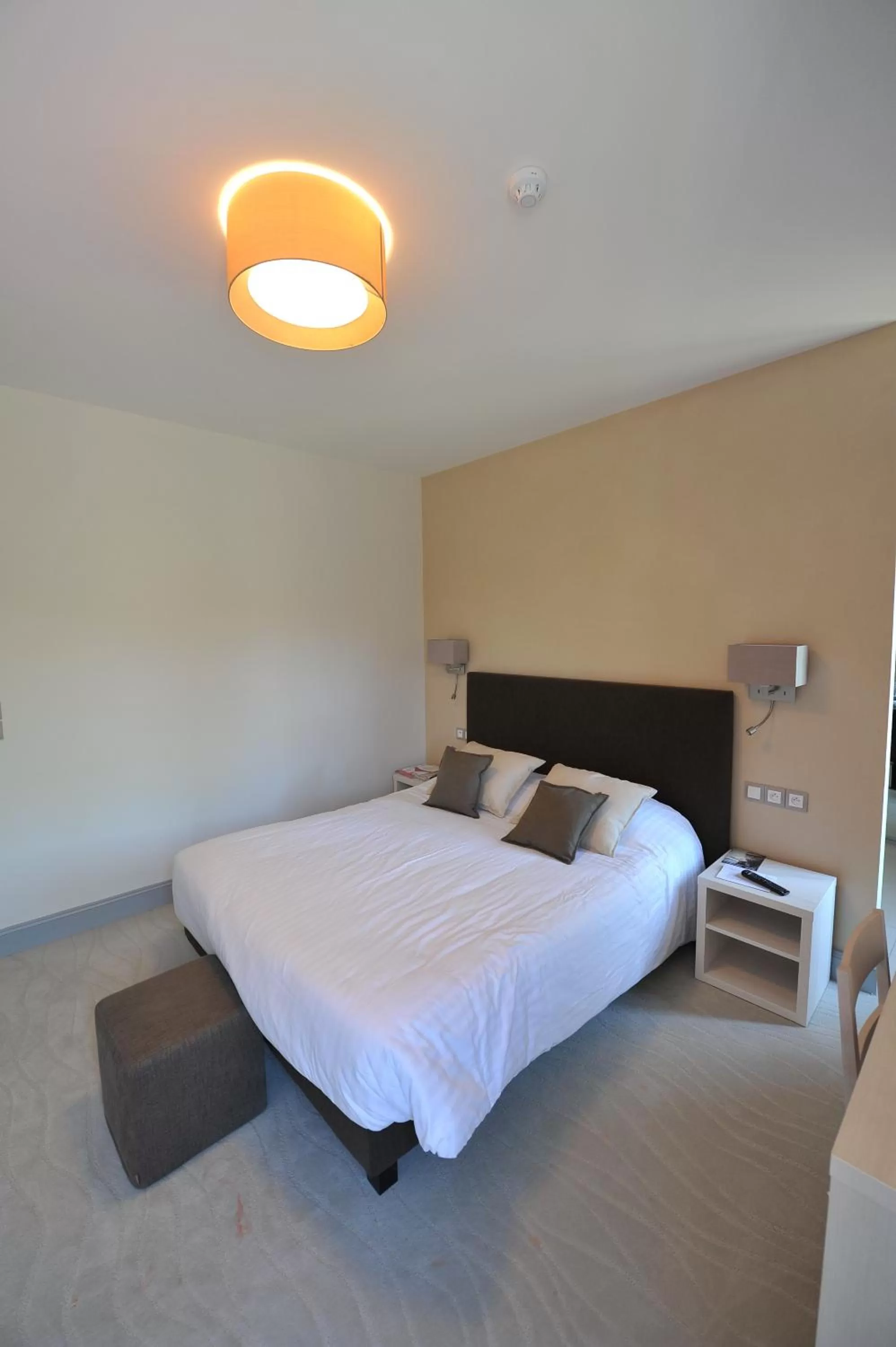 Bedroom, Bed in Logis- Hôtel Spa Restaurant l'Epicurial