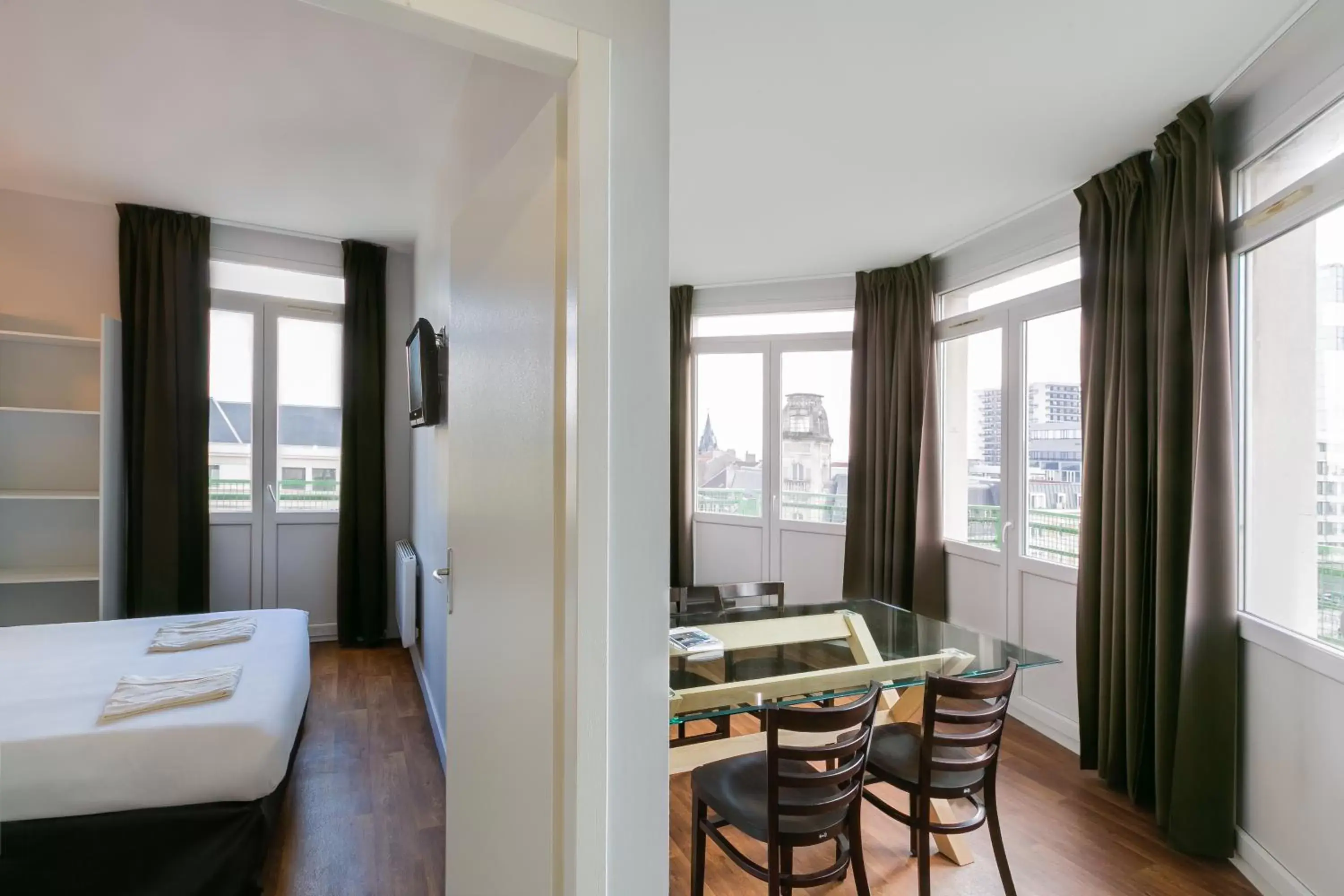 Bed, Seating Area in Hotel Foch Nancy Gare