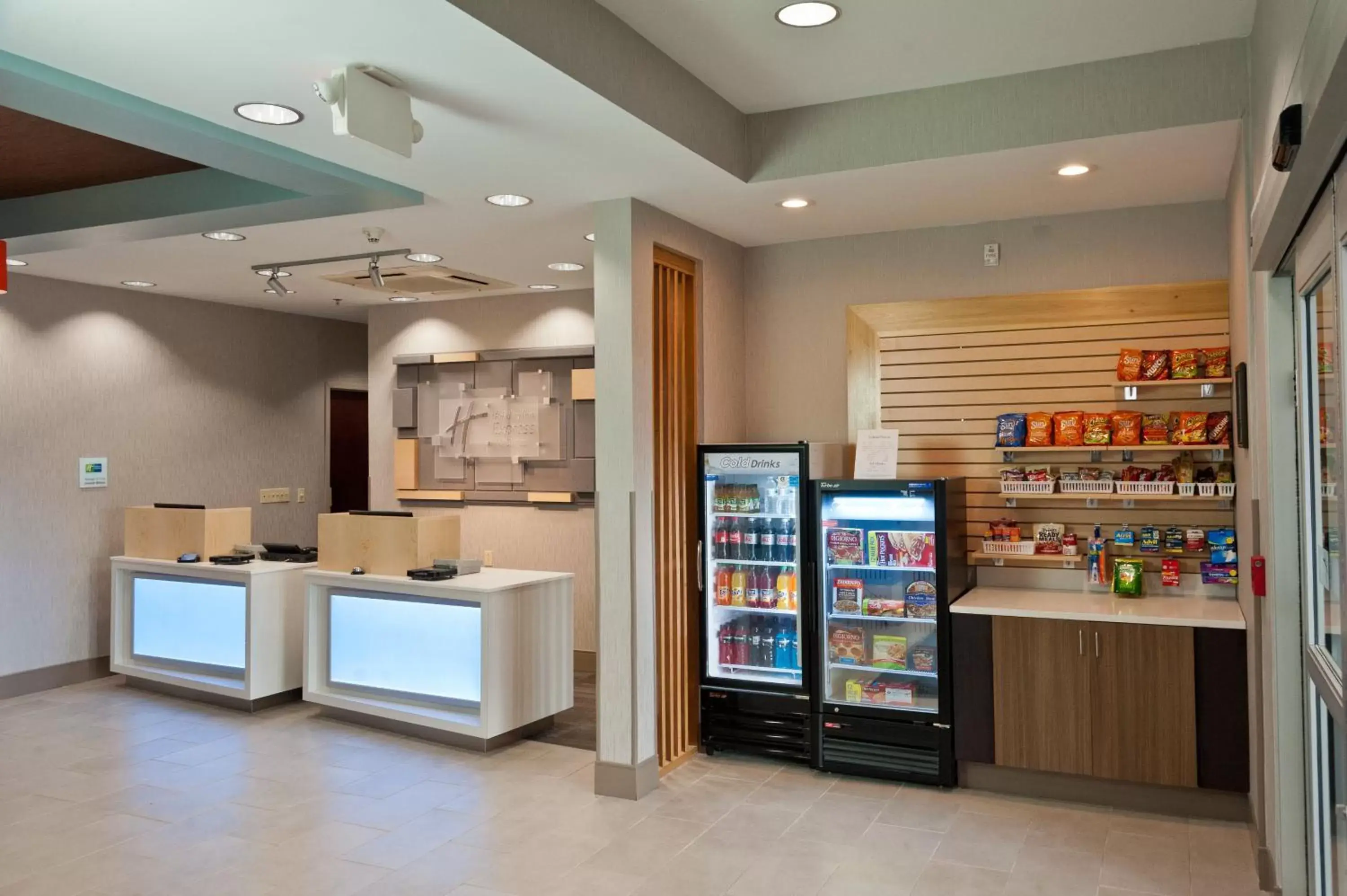 Property building in Holiday Inn Express Hotel & Suites Scott-Lafayette West by IHG Property building in Holiday Inn Express Hotel & Suites Scott-Lafayette West by IHG