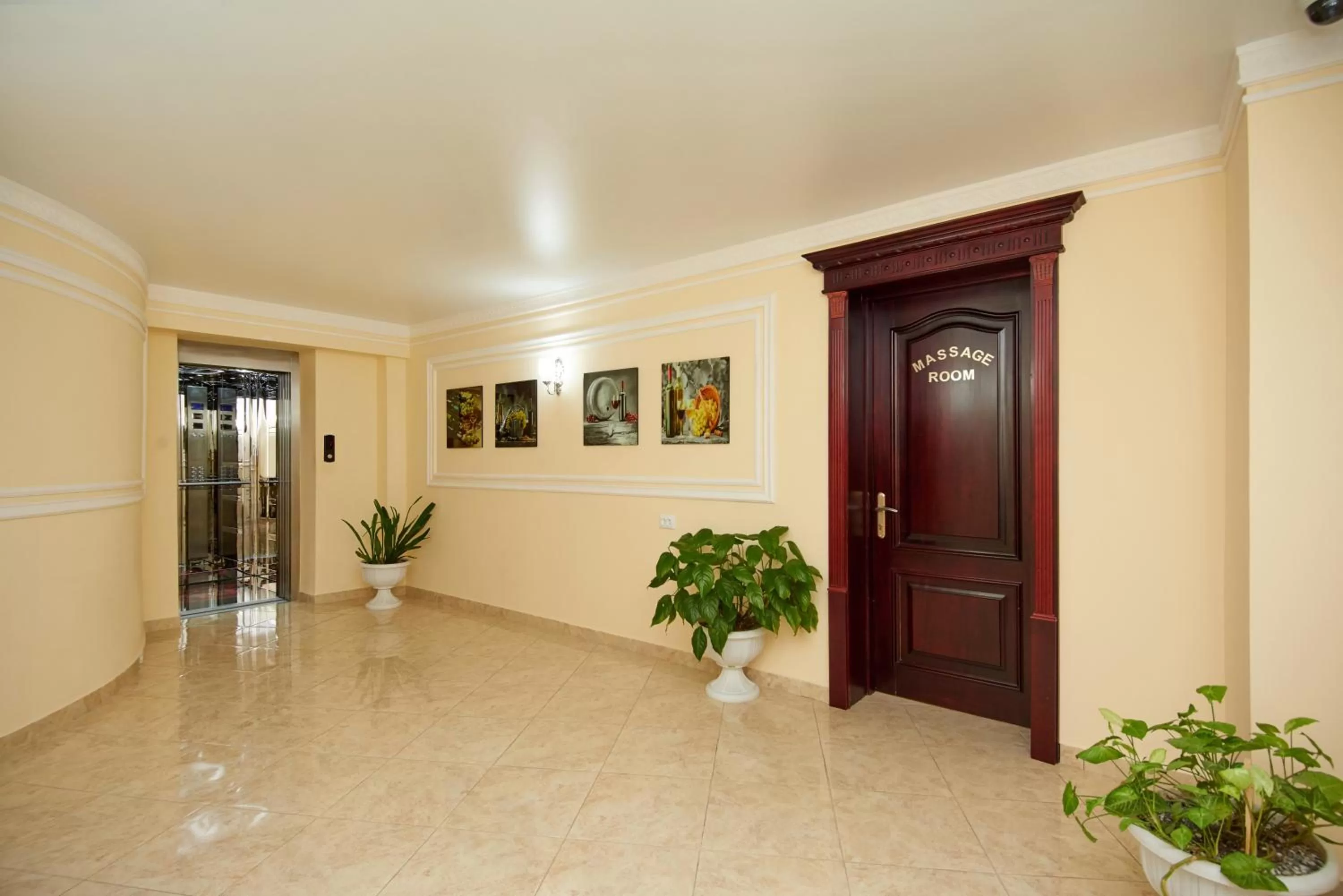 Facade/entrance in S&L Boutique Hotel