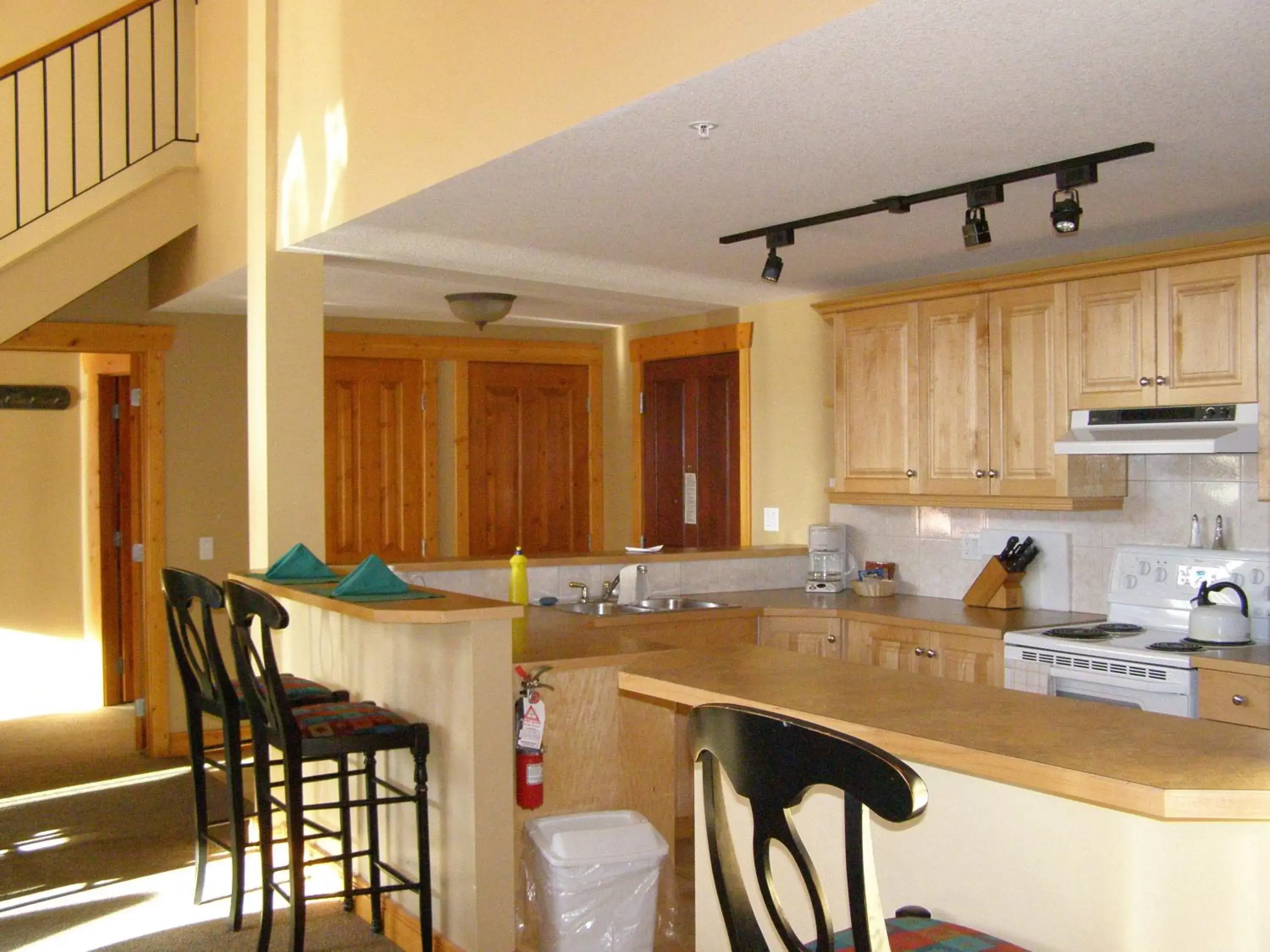 Kitchen or kitchenette, Kitchen/Kitchenette in Lizard Creek Lodge