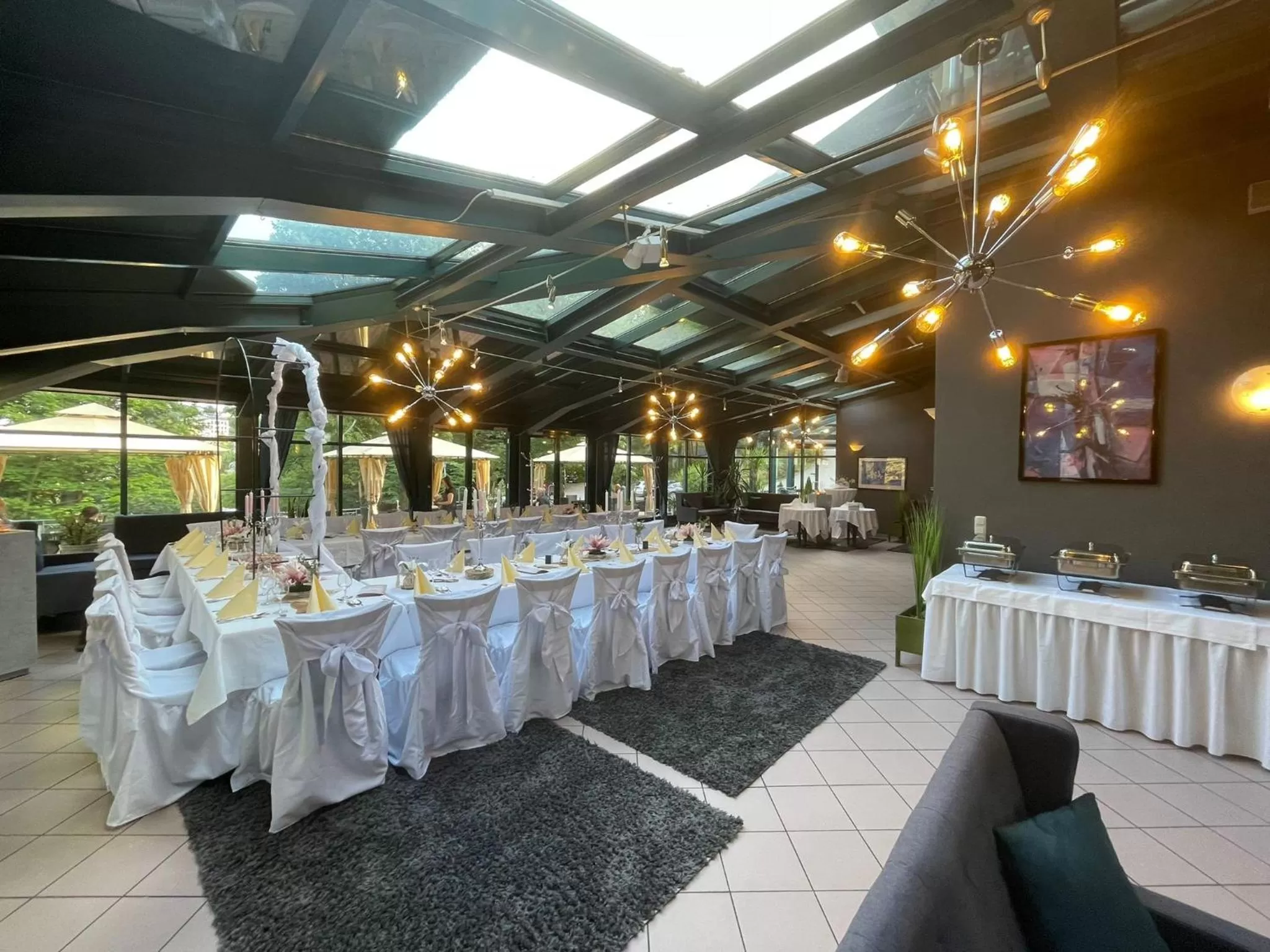 Restaurant/places to eat in Parkhotel Waldschlösschen