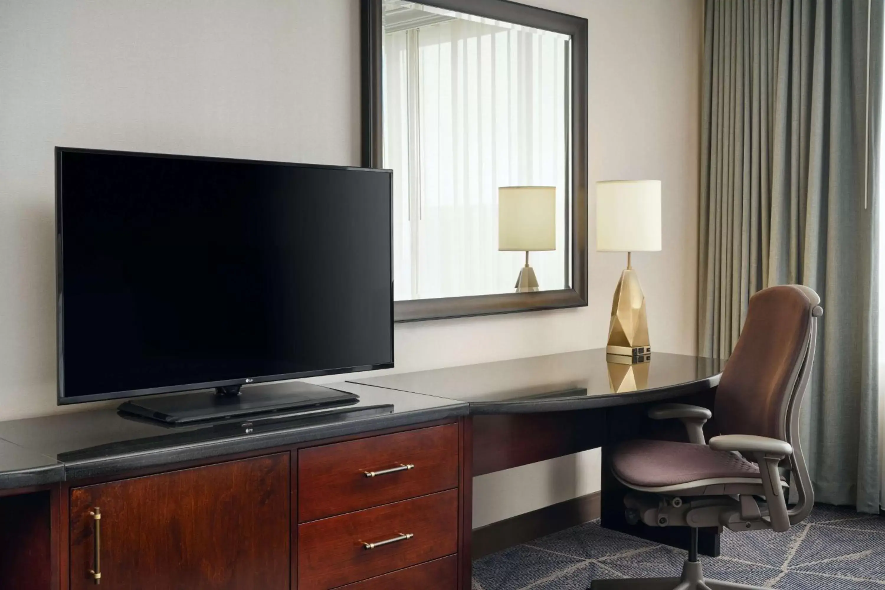 Bedroom, TV/Entertainment Center in Hilton Atlanta