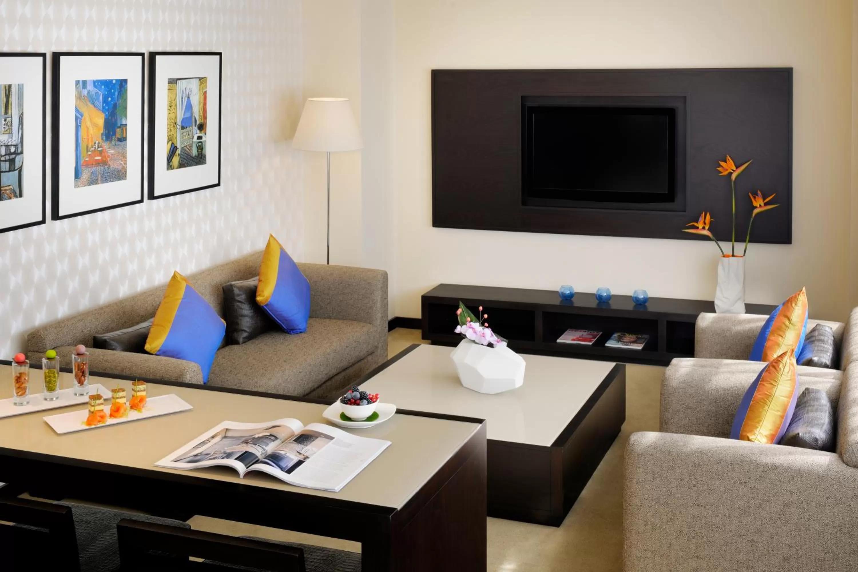 TV and multimedia in Hues Boutique Hotel
