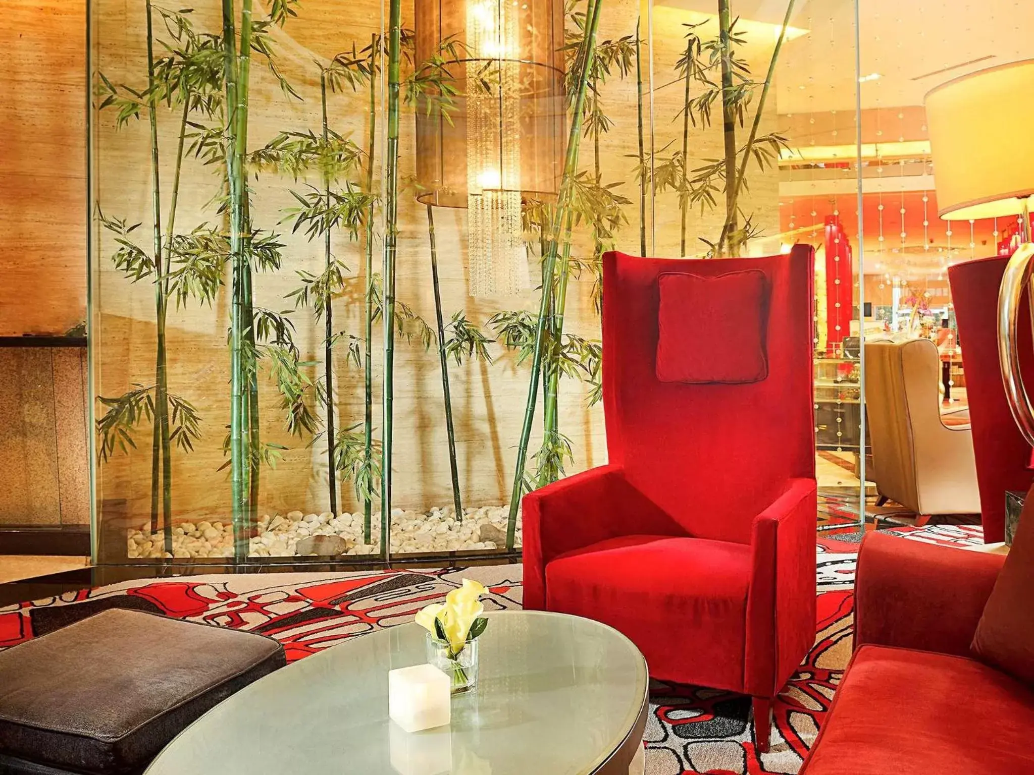 Lounge or bar in Sofitel Xi'an On Renmin Square Lounge or bar in Sofitel Xi'an On Renmin Square