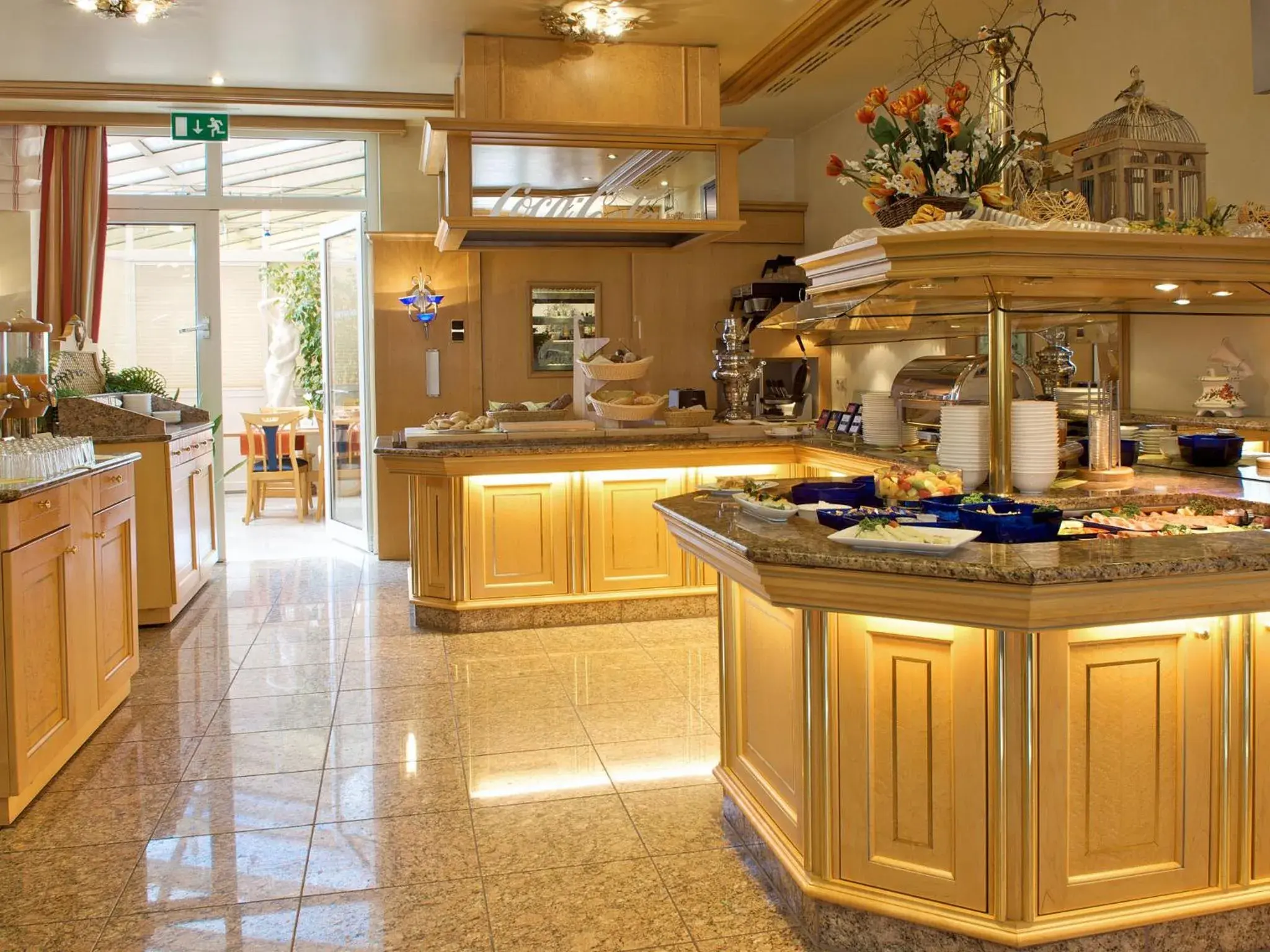 Restaurant/places to eat, Kitchen/Kitchenette in Park Hotel Laim