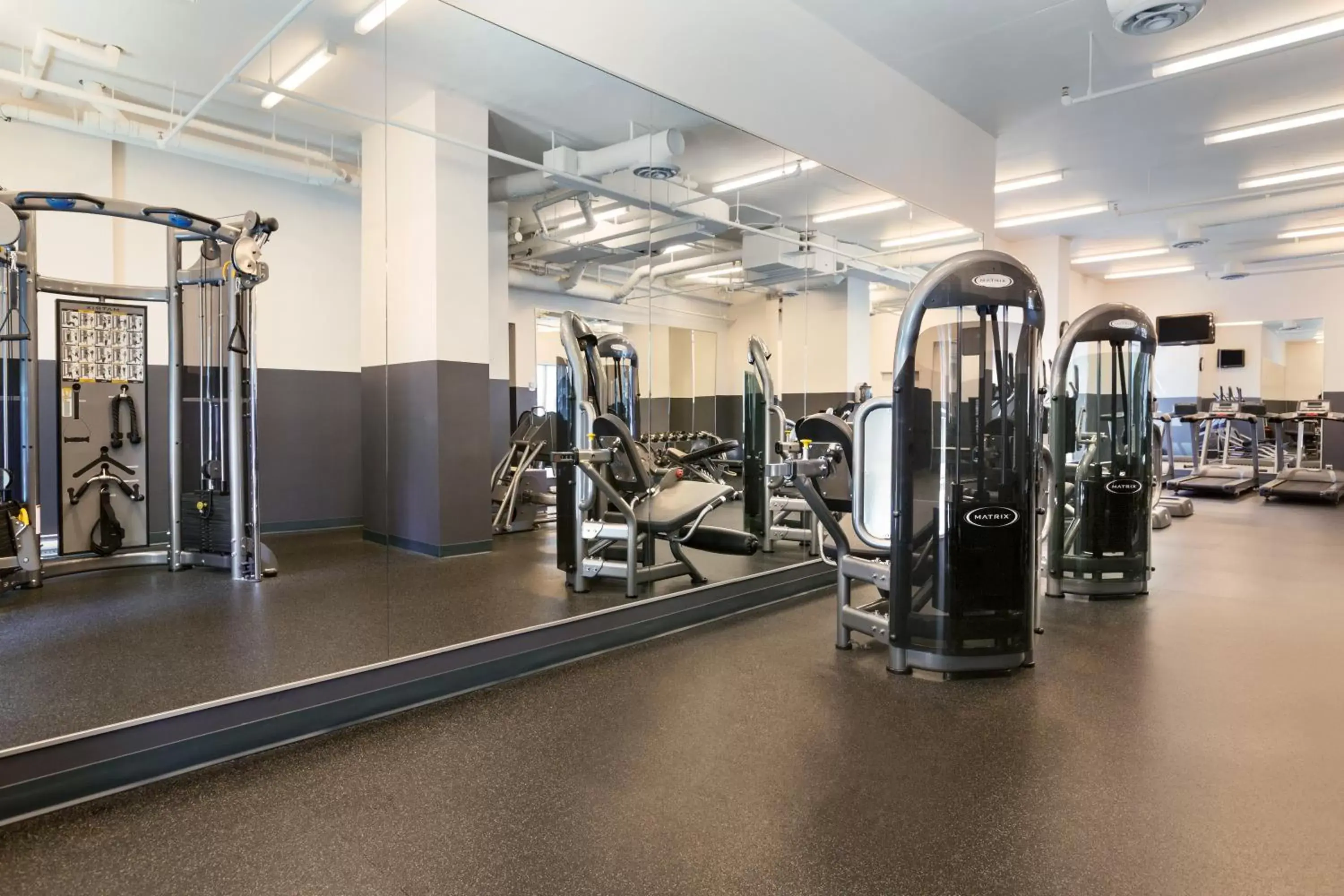 Fitness centre/facilities, Fitness Center/Facilities in Coast Coal Harbour Vancouver Hotel by APA