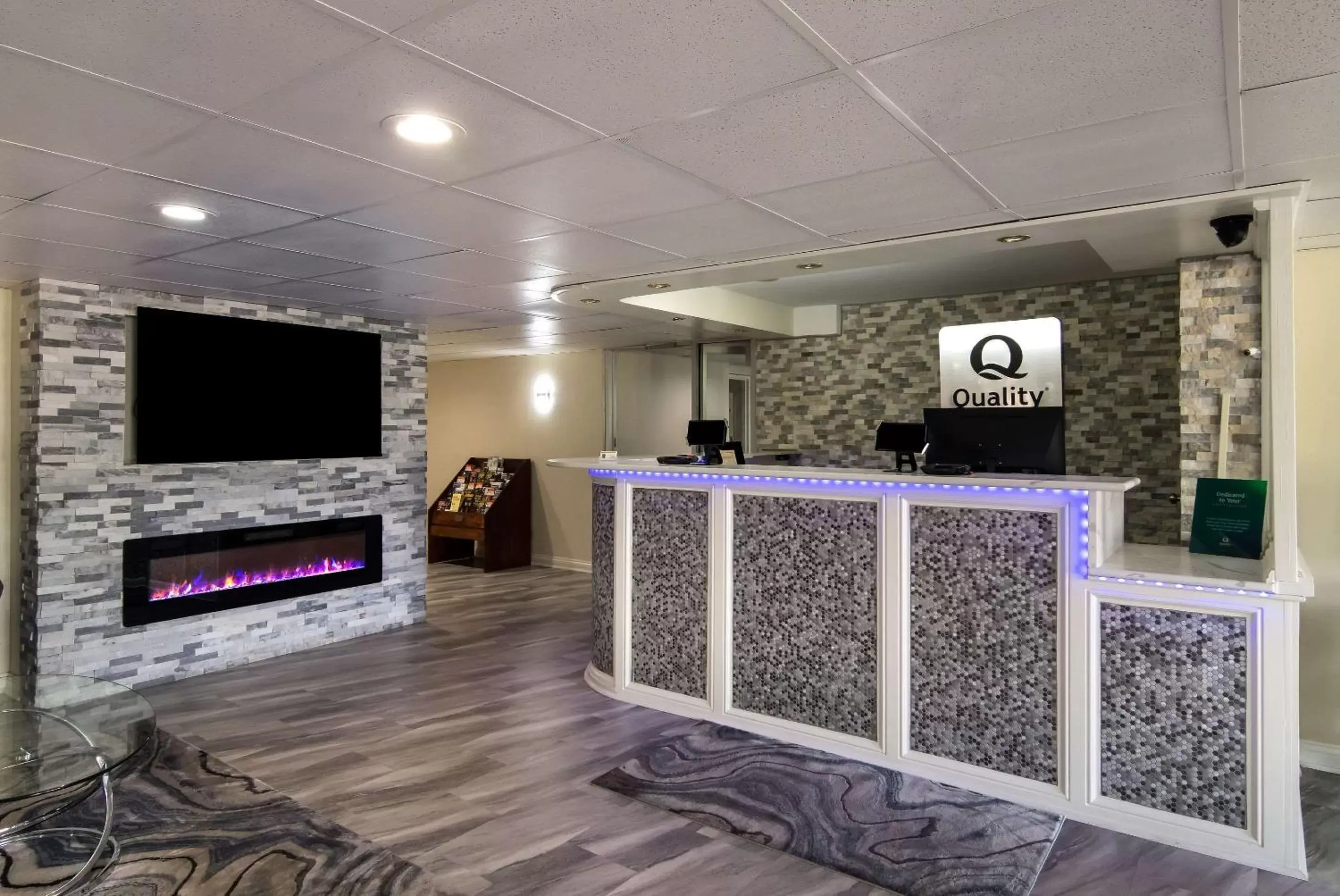 Lobby or reception in Quality Inn Aurora - Naperville Area