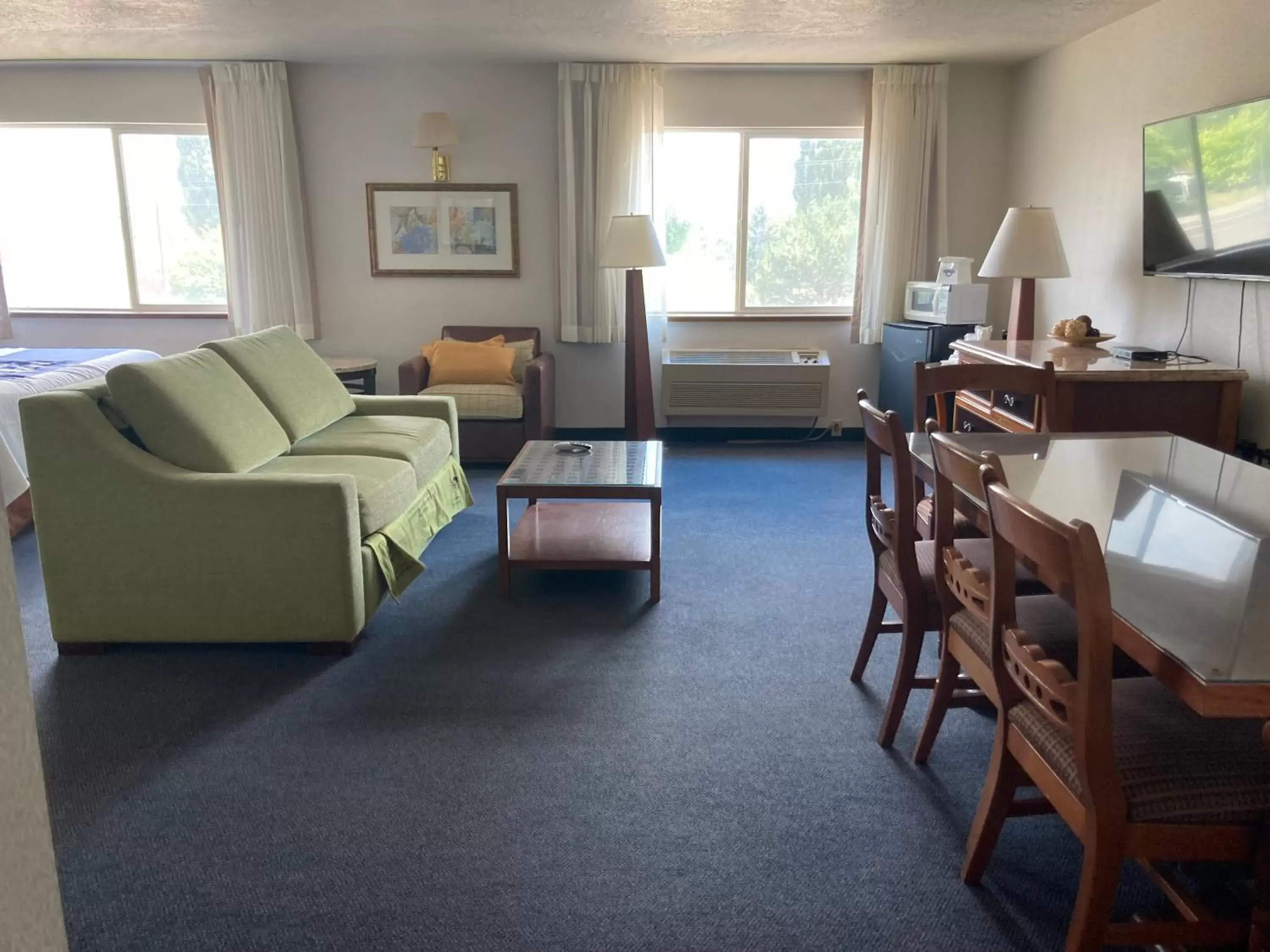 Seating Area in Days Inn by Wyndham Capitol Reef