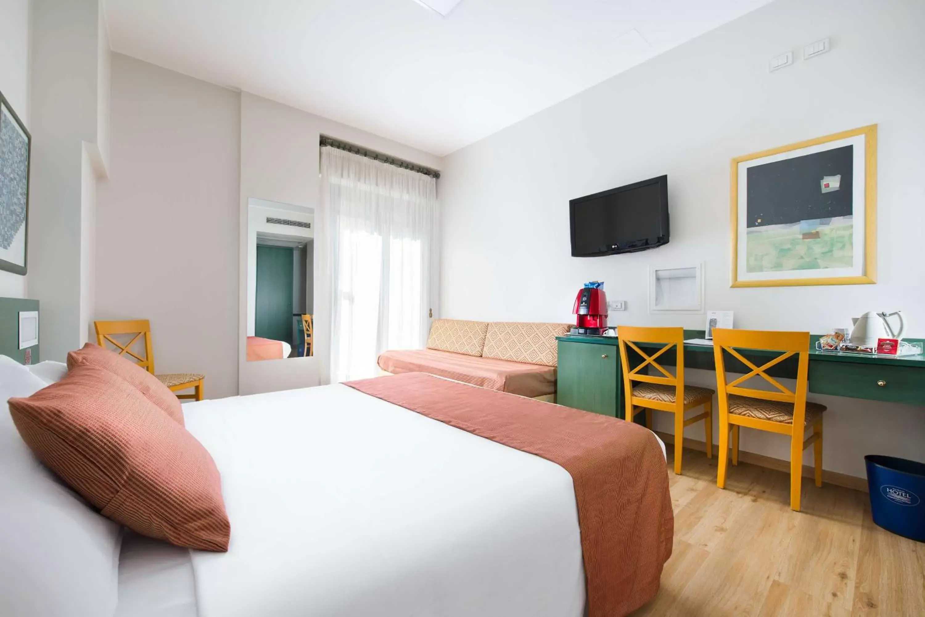 Photo of the whole room, Bed in Best Western Hotel Mediterraneo Photo of the whole room, Bed in Best Western Hotel Mediterraneo