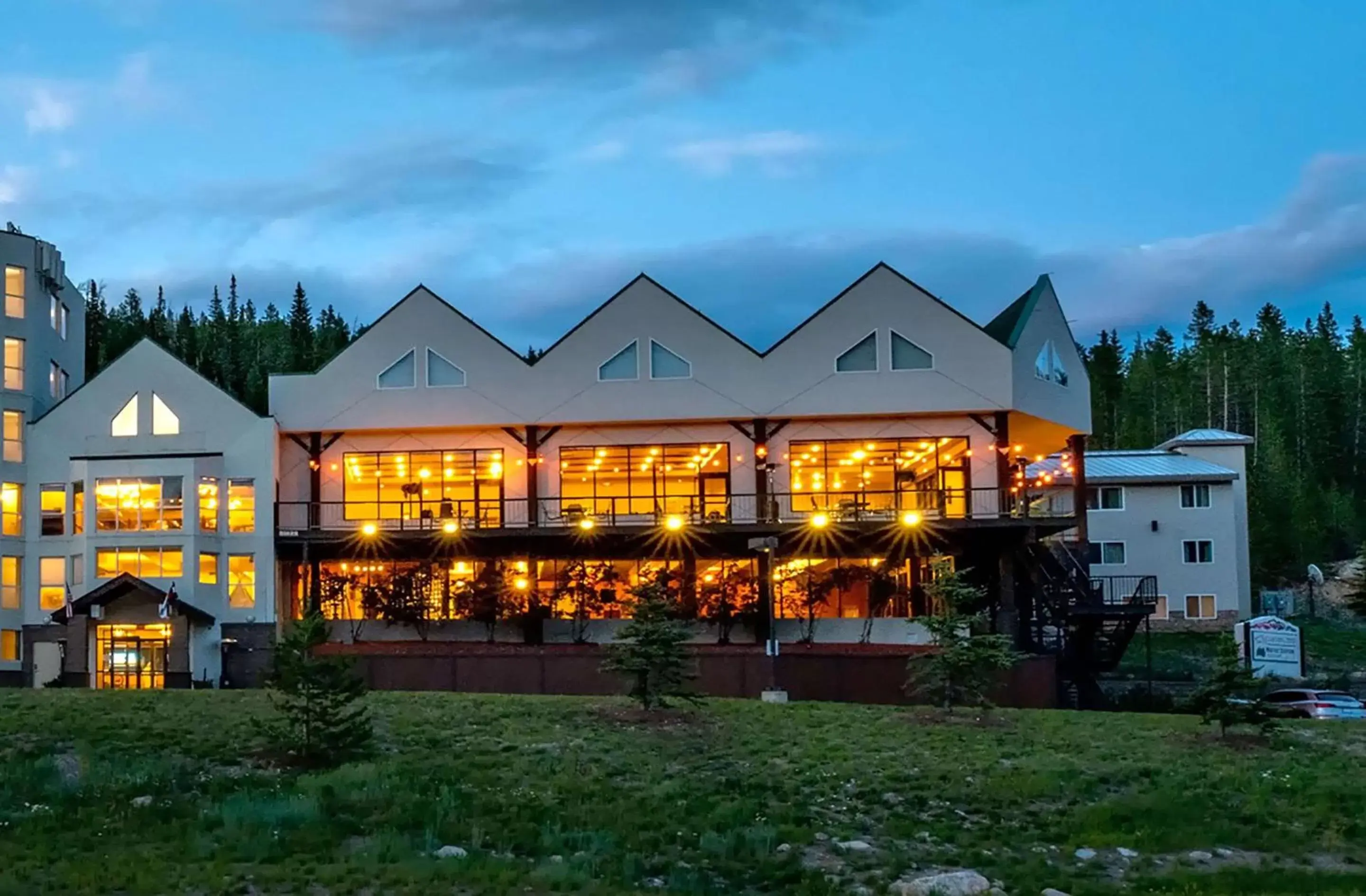 Property Building in Winter Park Mountain Lodge