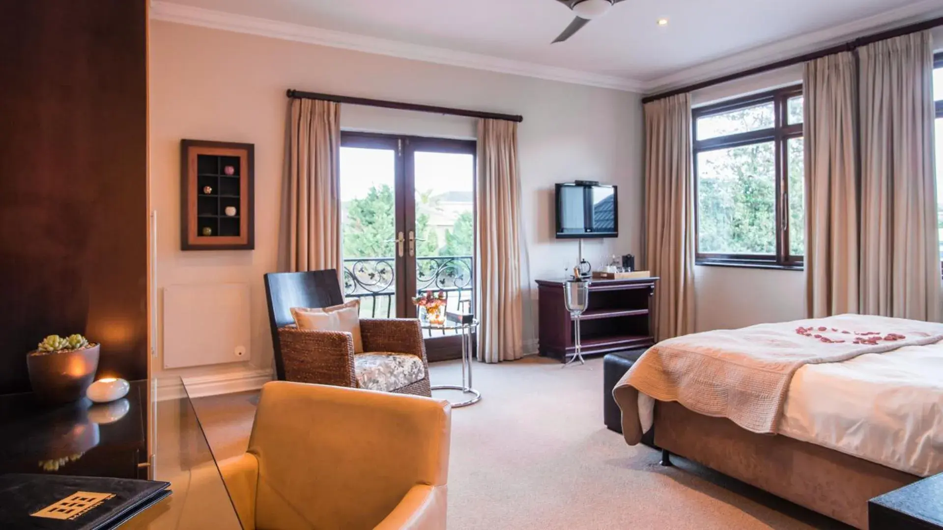 Photo of the whole room, Bed in Manor 38 Photo of the whole room, Bed in Manor 38