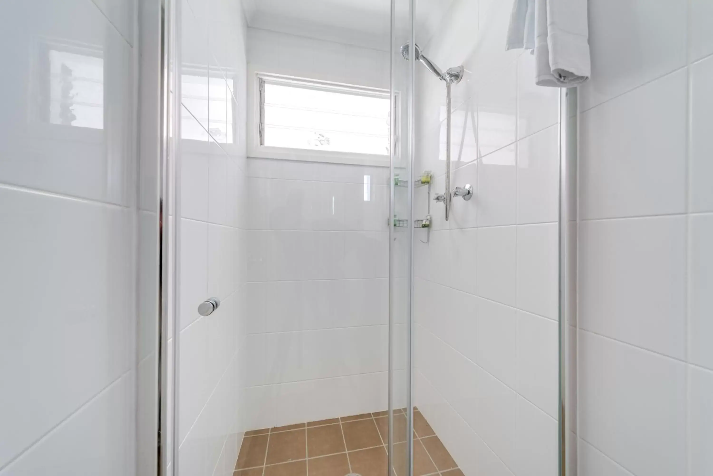 Shower, Bathroom in Black Sheep Motel Goulburn
