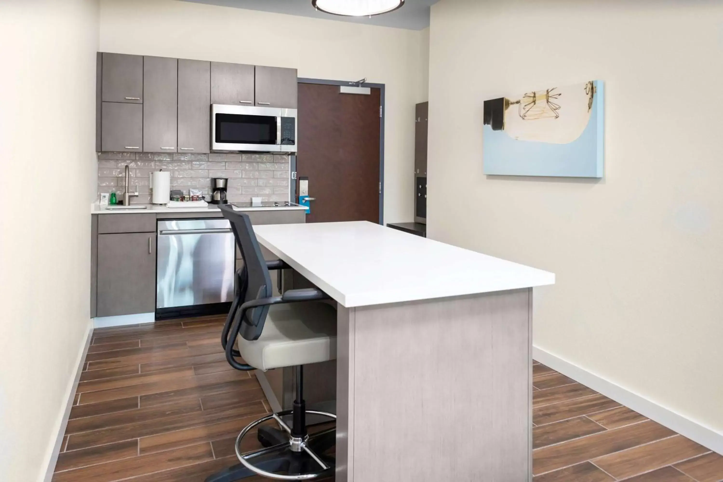 Kitchen or kitchenette, Kitchen/Kitchenette in Hyatt House Charlotte Rea Farms