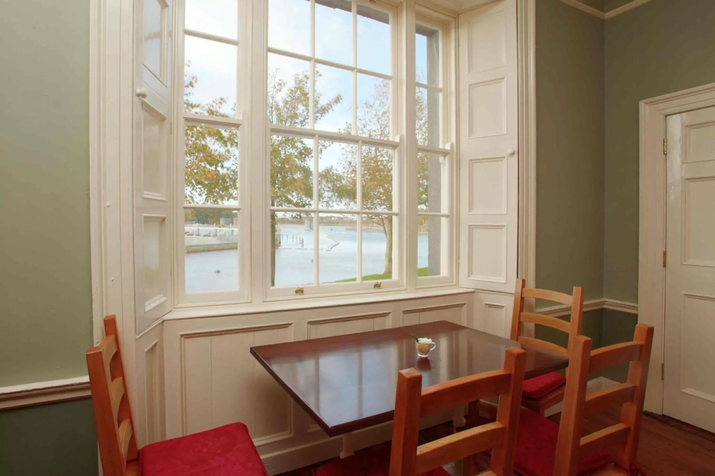 River view, Dining Area in Corrib House Guest Accommodation
