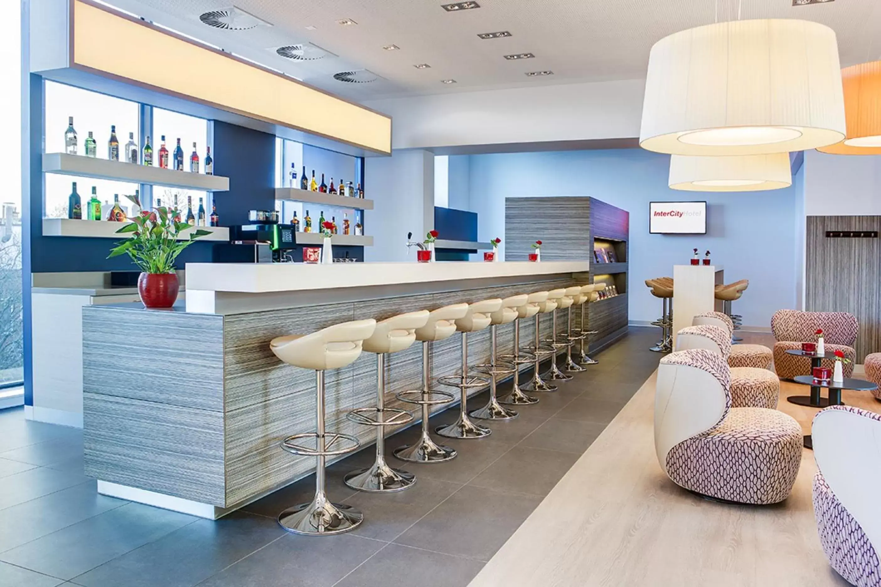 Lounge or bar, Lounge/Bar in IntercityHotel Enschede