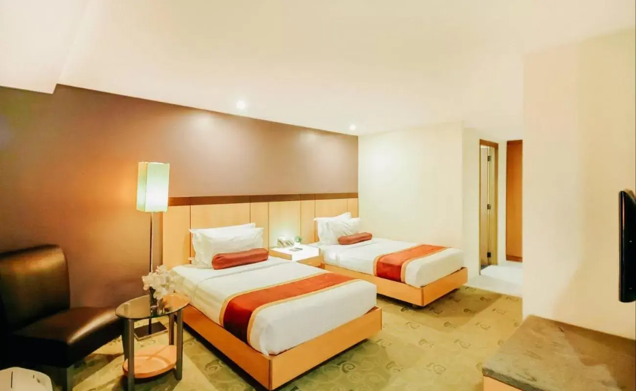 Bedroom, Bed in Greenhills Elan Hotel Modern