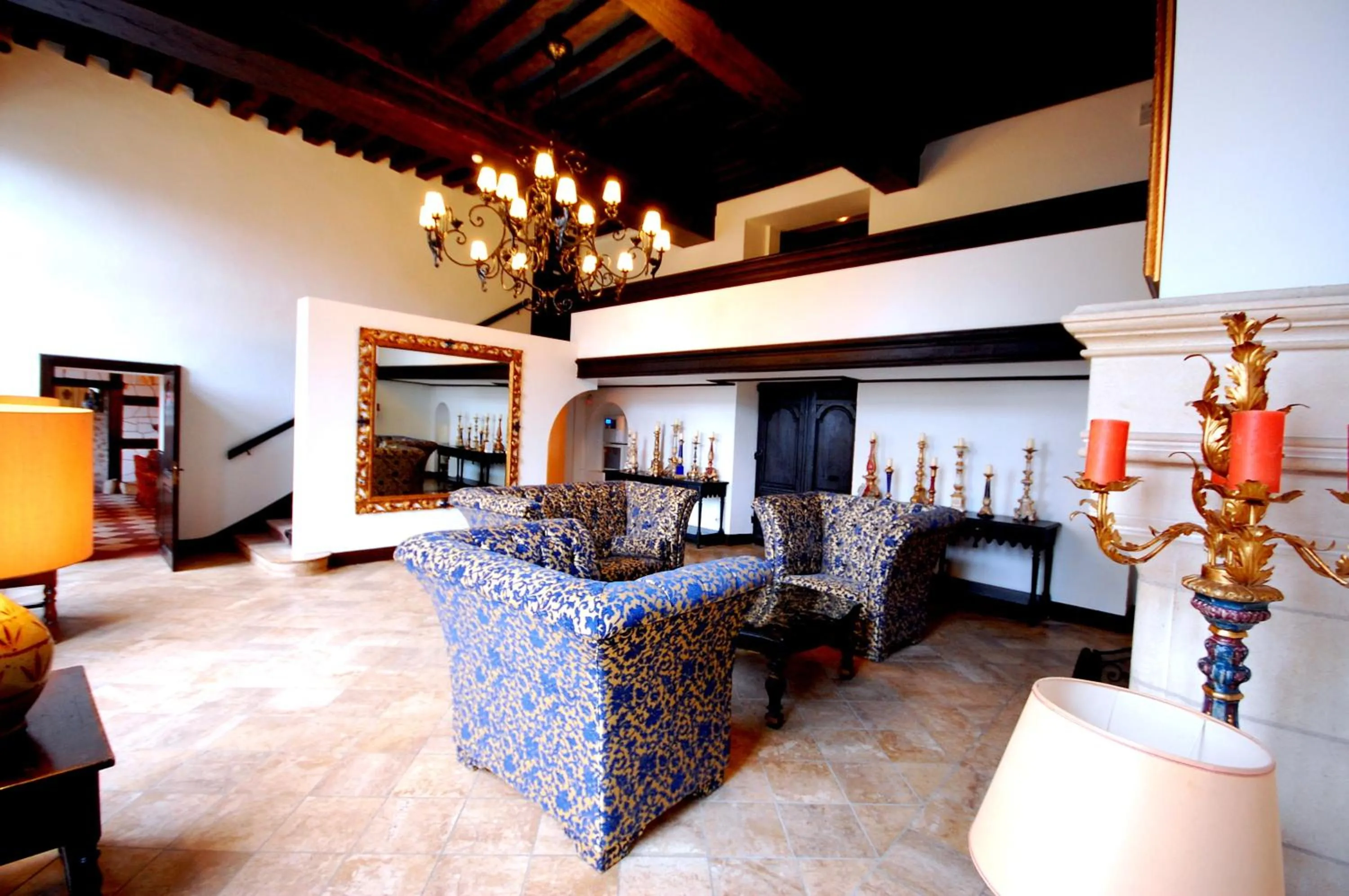 Lounge or bar in Grand Hôtel de l'Abbaye