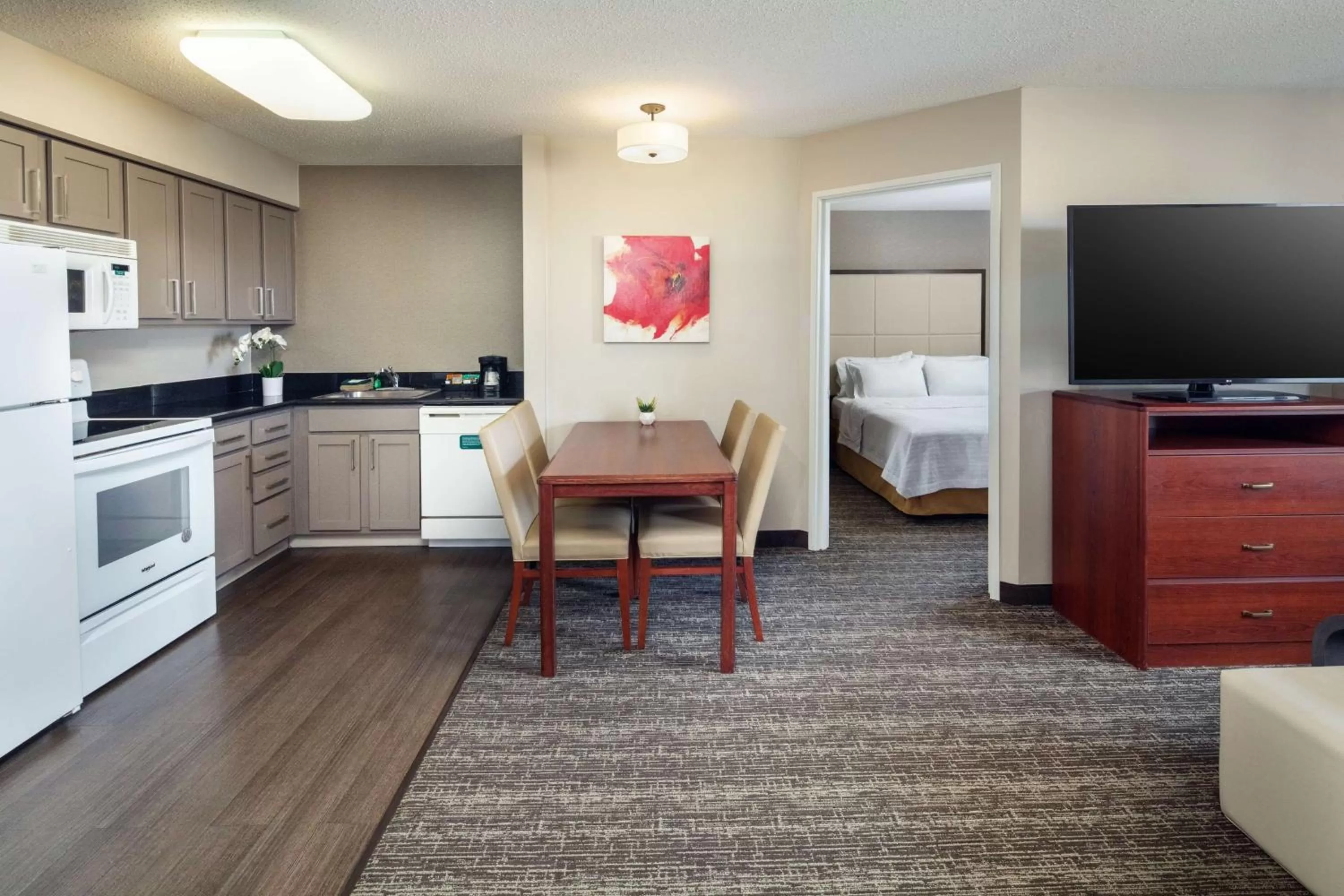 Kitchen or kitchenette in Homewood Suites by Hilton Columbus-Dublin