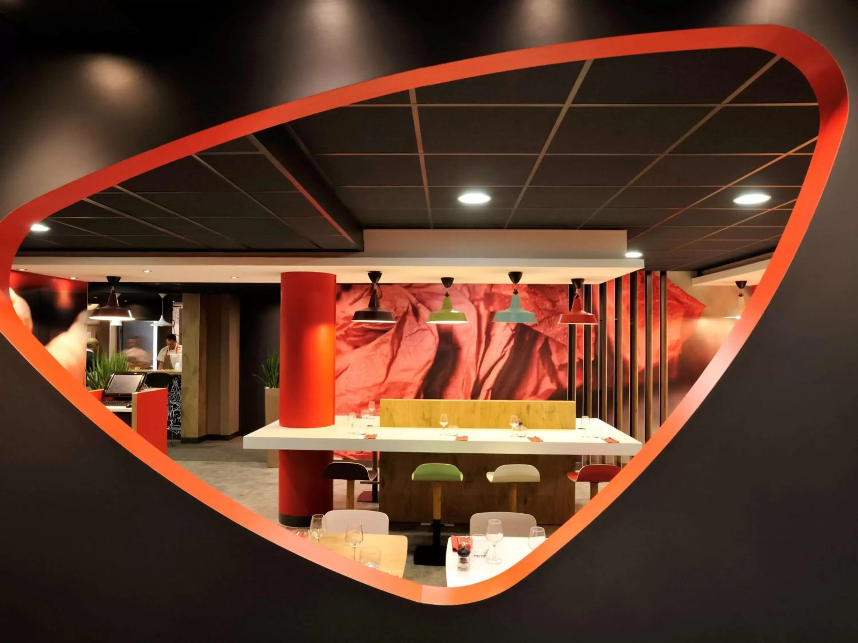 Restaurant/places to eat in ibis Lille Centre Gares