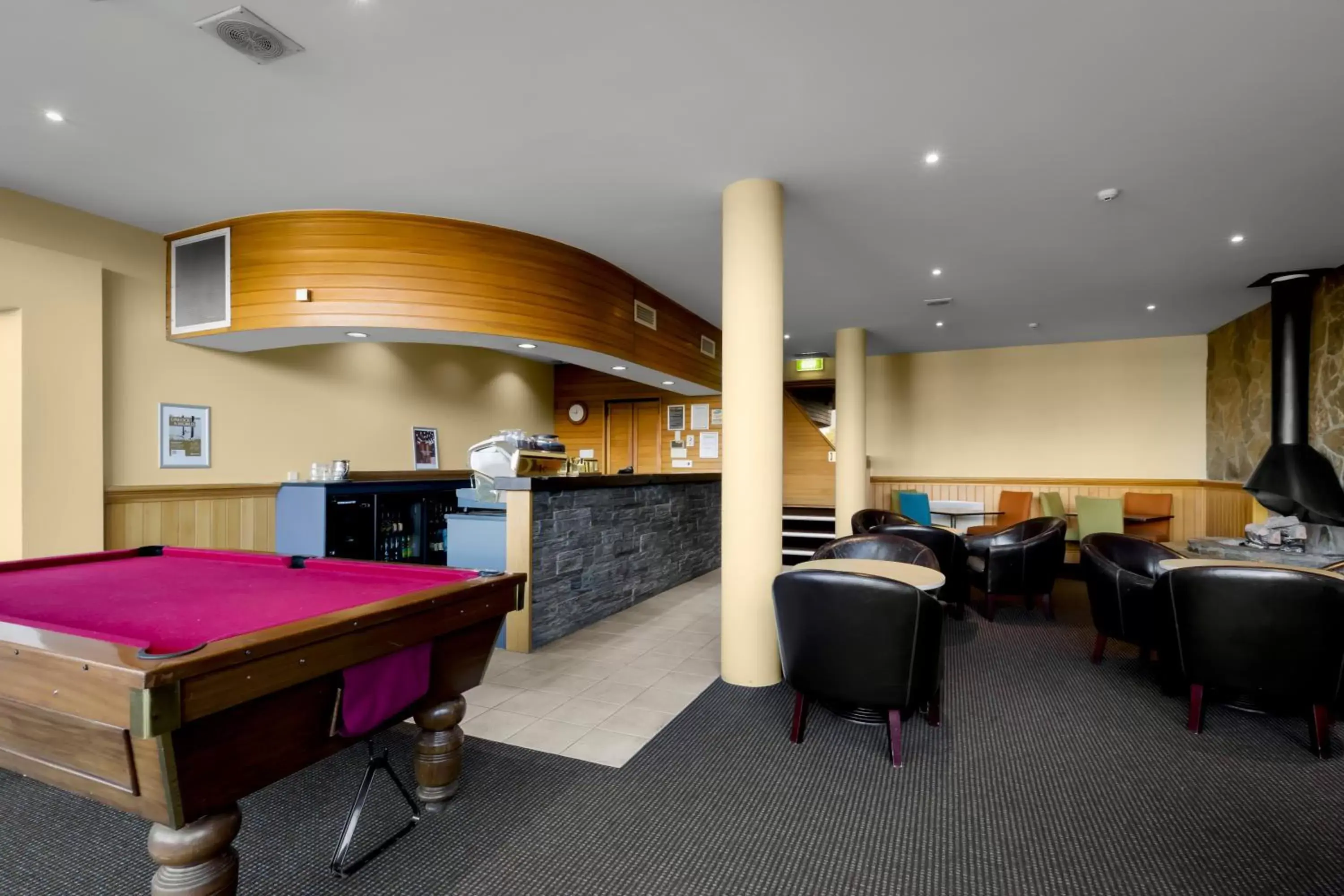 Lounge or bar, Billiards in Copthorne Hotel & Apartments Queenstown Lakeview