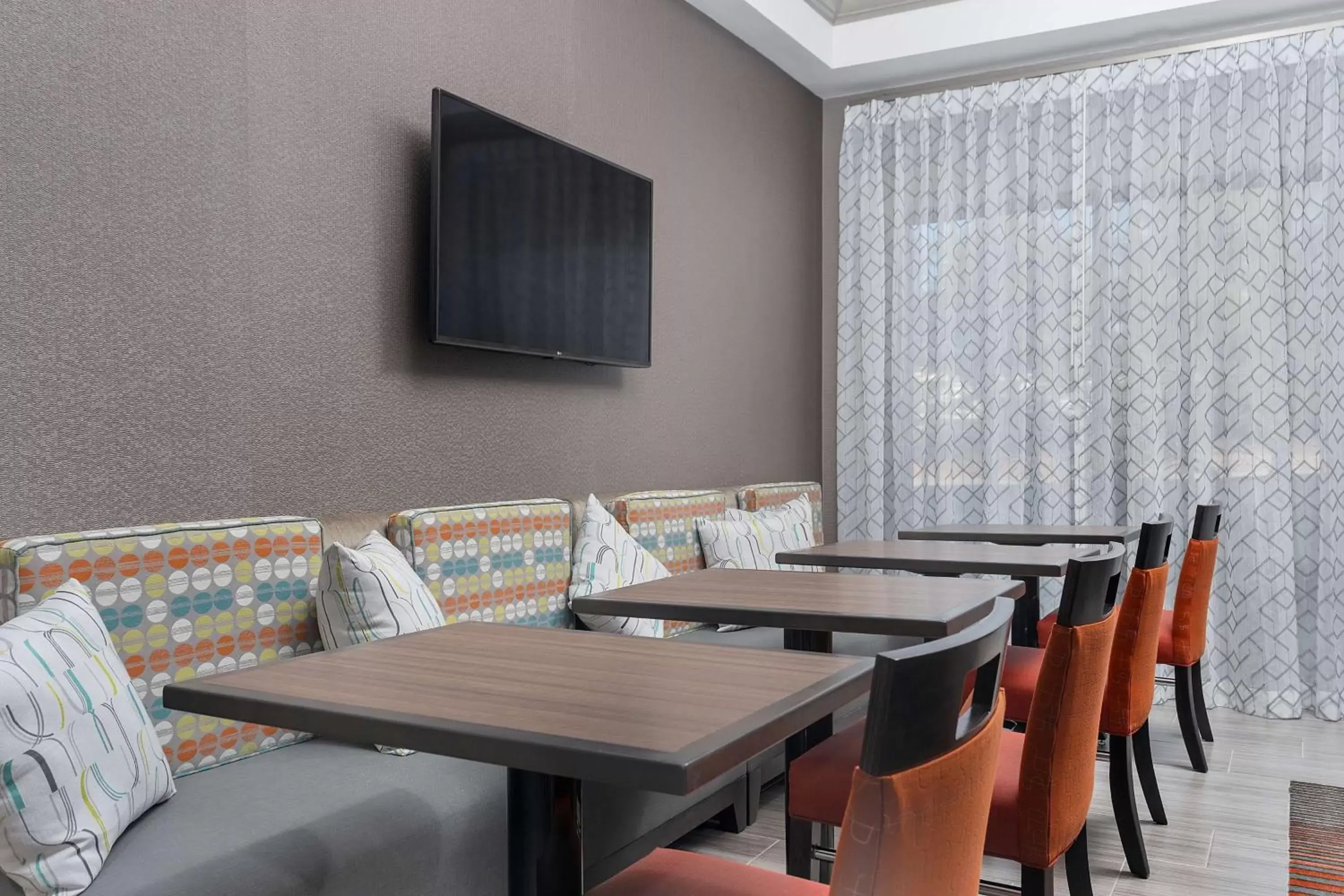 Lobby or reception, Restaurant/Places to Eat in Hampton Inn - Springfield