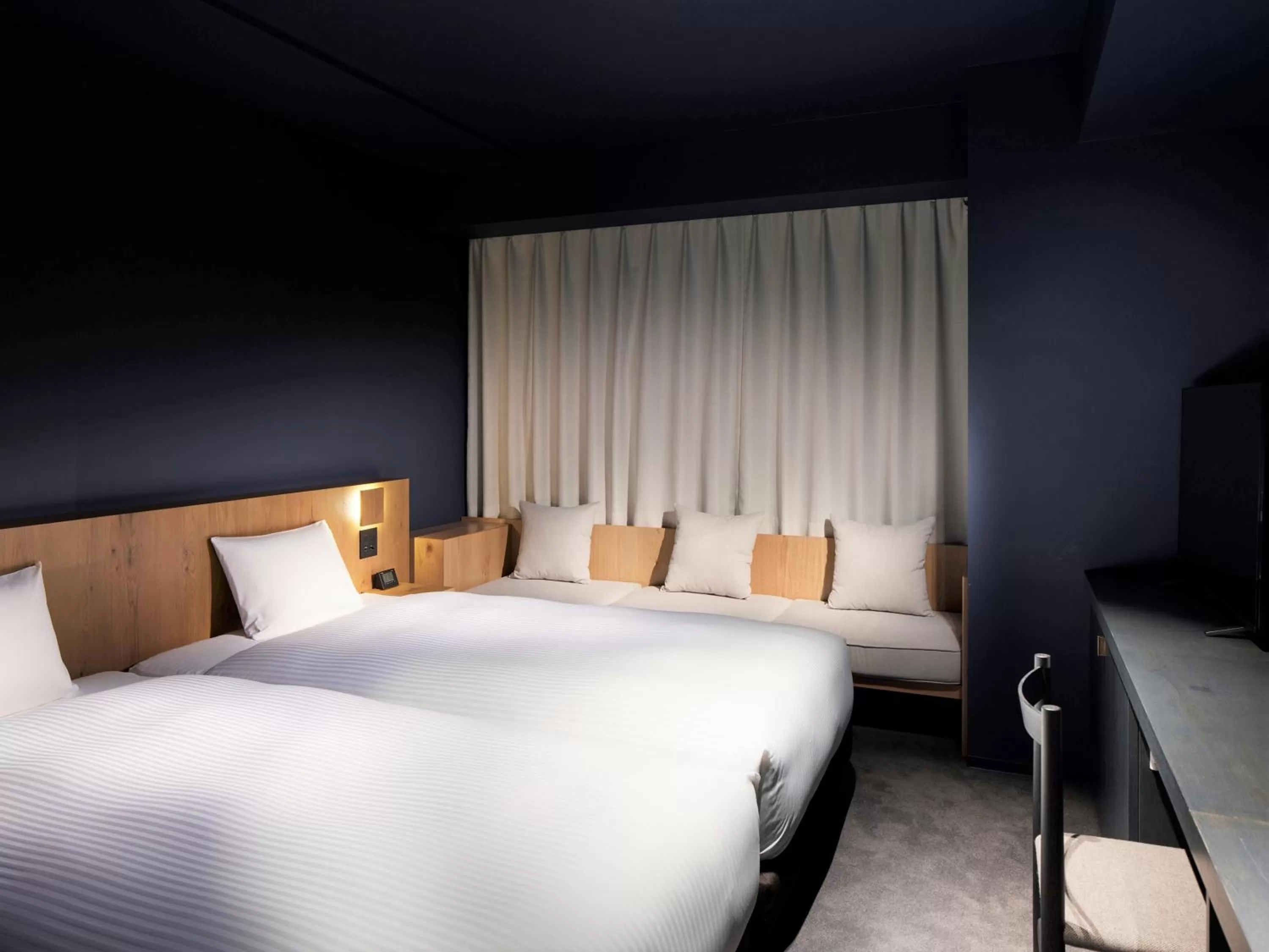 Photo of the whole room, Bed in hotel androoms Sapporo Susukino