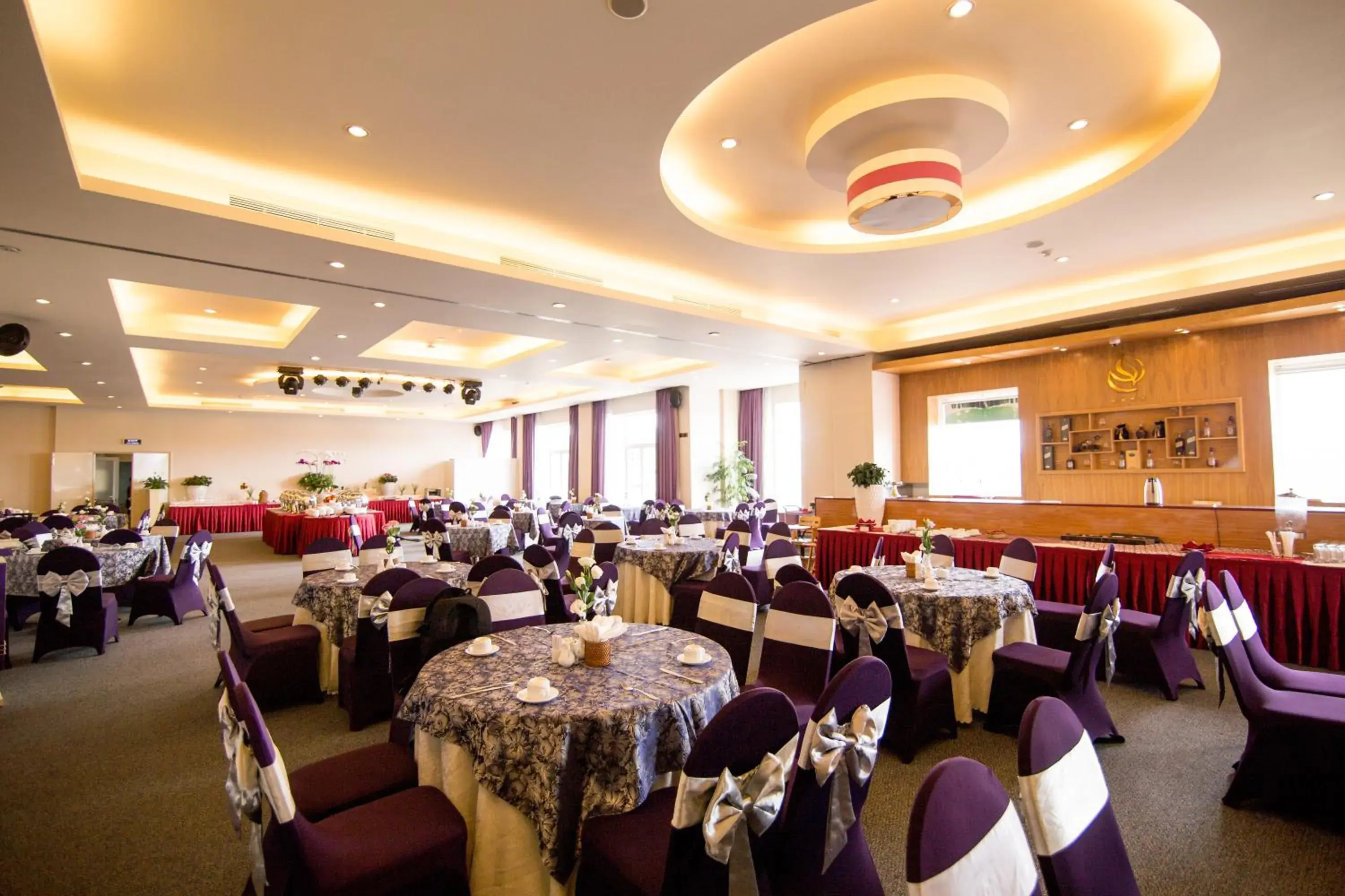 Restaurant/Places to Eat in TTC Hotel - Ngoc Lan