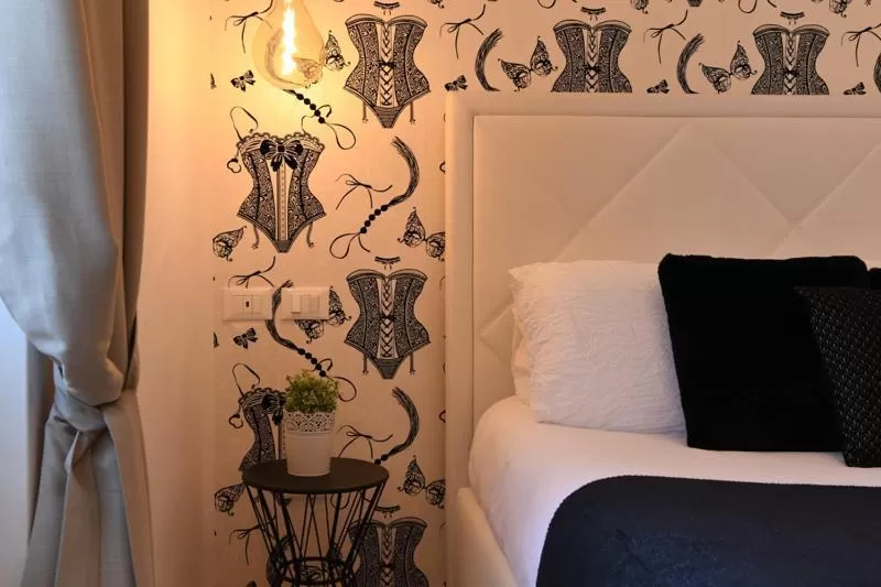 Decorative detail, Bed in Lainez Rooms & Suites