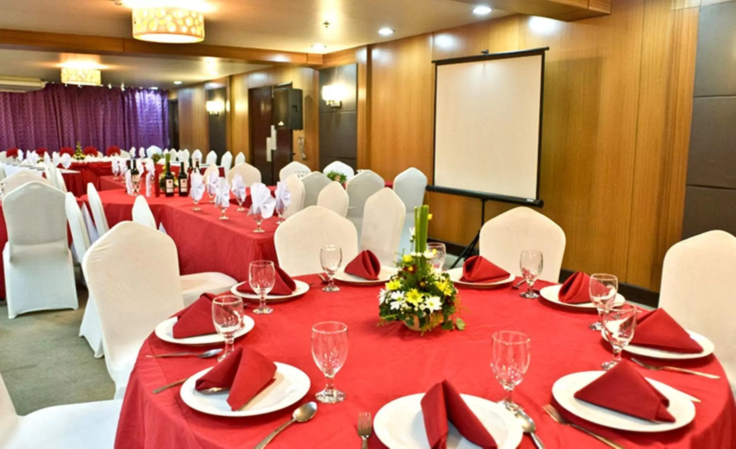 Banquet/Function facilities in Goldberry Suites and Hotel - Mactan