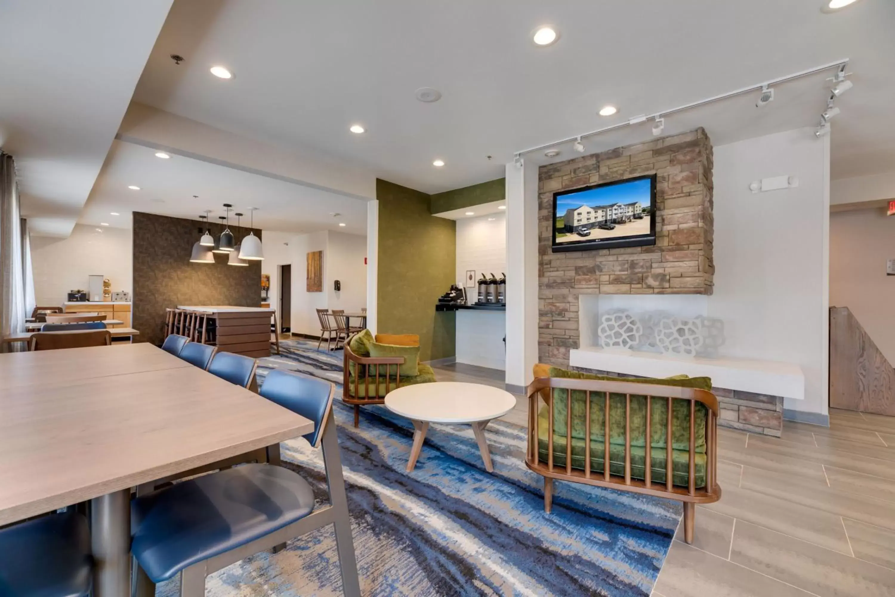 Breakfast, Dining Area in Fairfield Inn & Suites by Marriott Spearfish