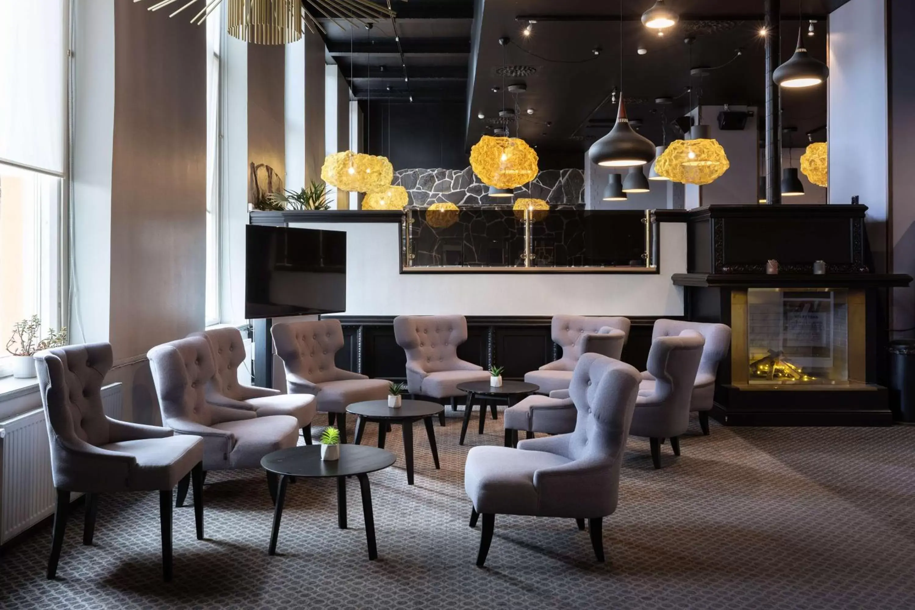 Lobby or reception, Lounge/Bar in Scandic Vaasa