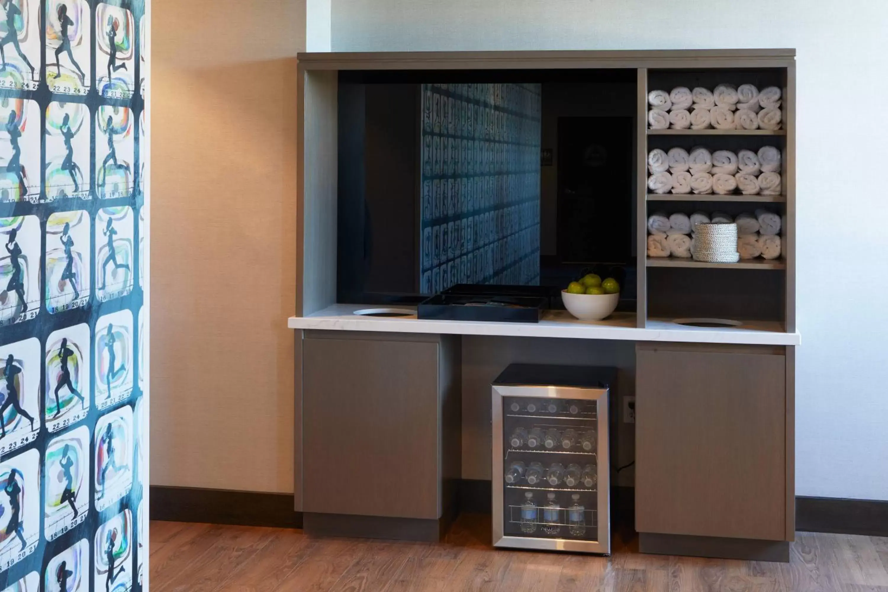Fitness centre/facilities, Kitchen/Kitchenette in AC Hotel by Marriott Beverly Hills