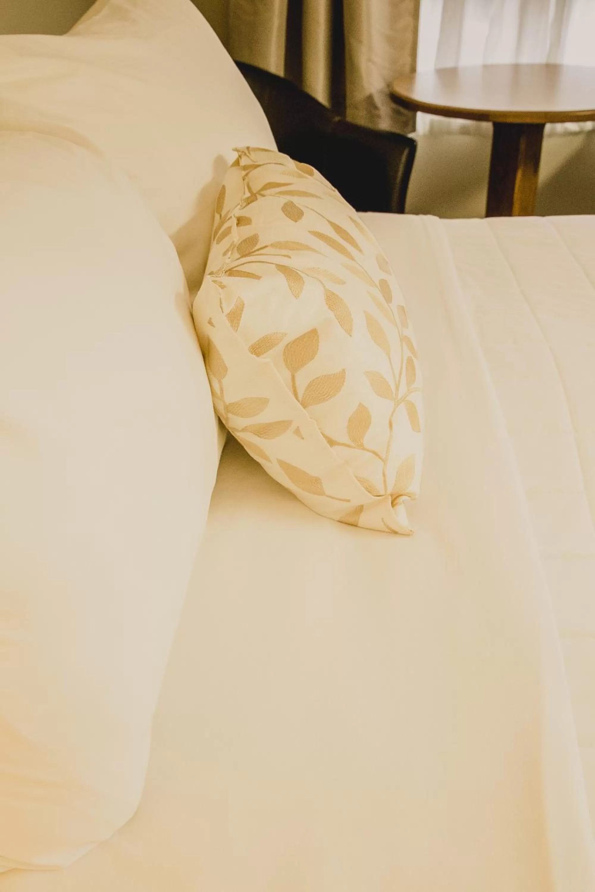 Decorative detail, Bed in Crystal Springs Lodge