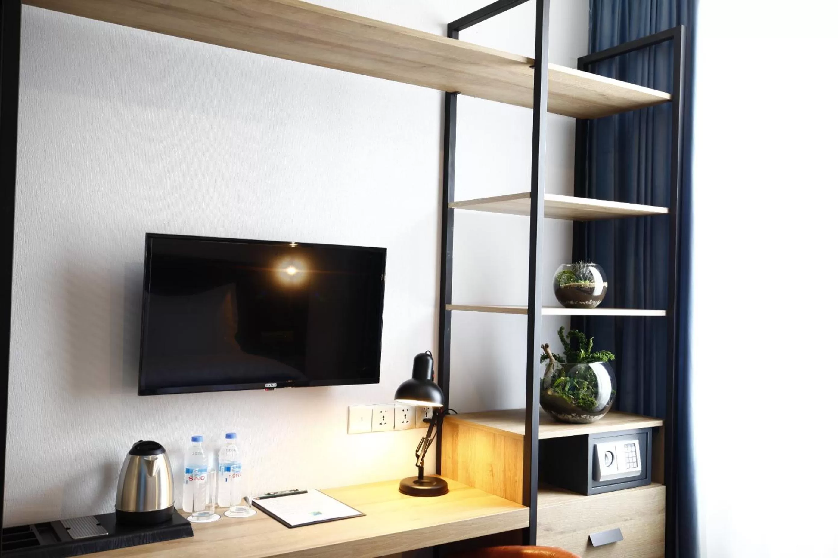 TV and multimedia in Graphica Tbilisi Hotel