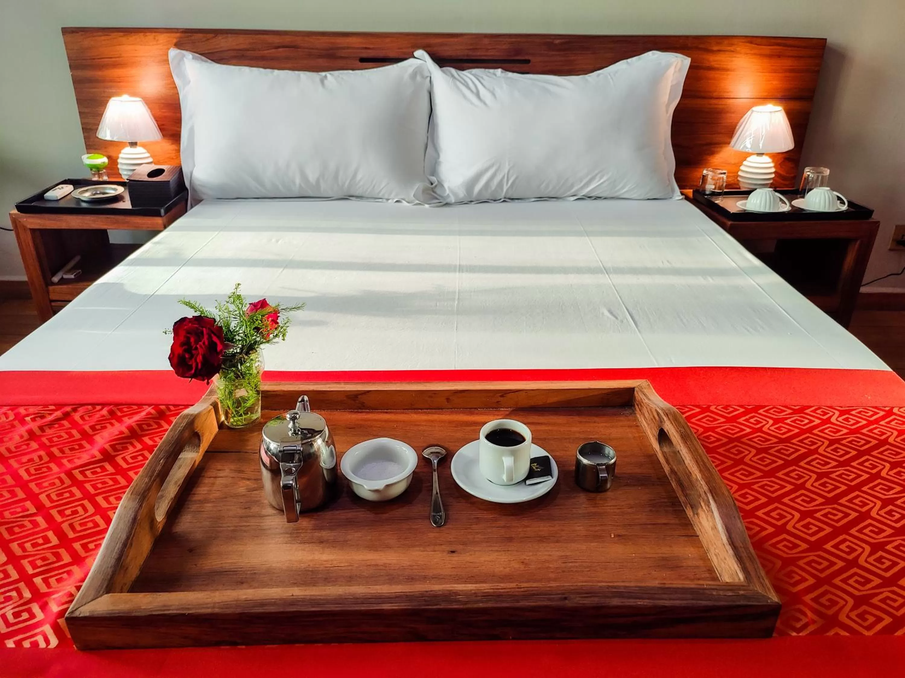 Coffee/tea facilities, Bed in Valiha Hotel Antananarivo