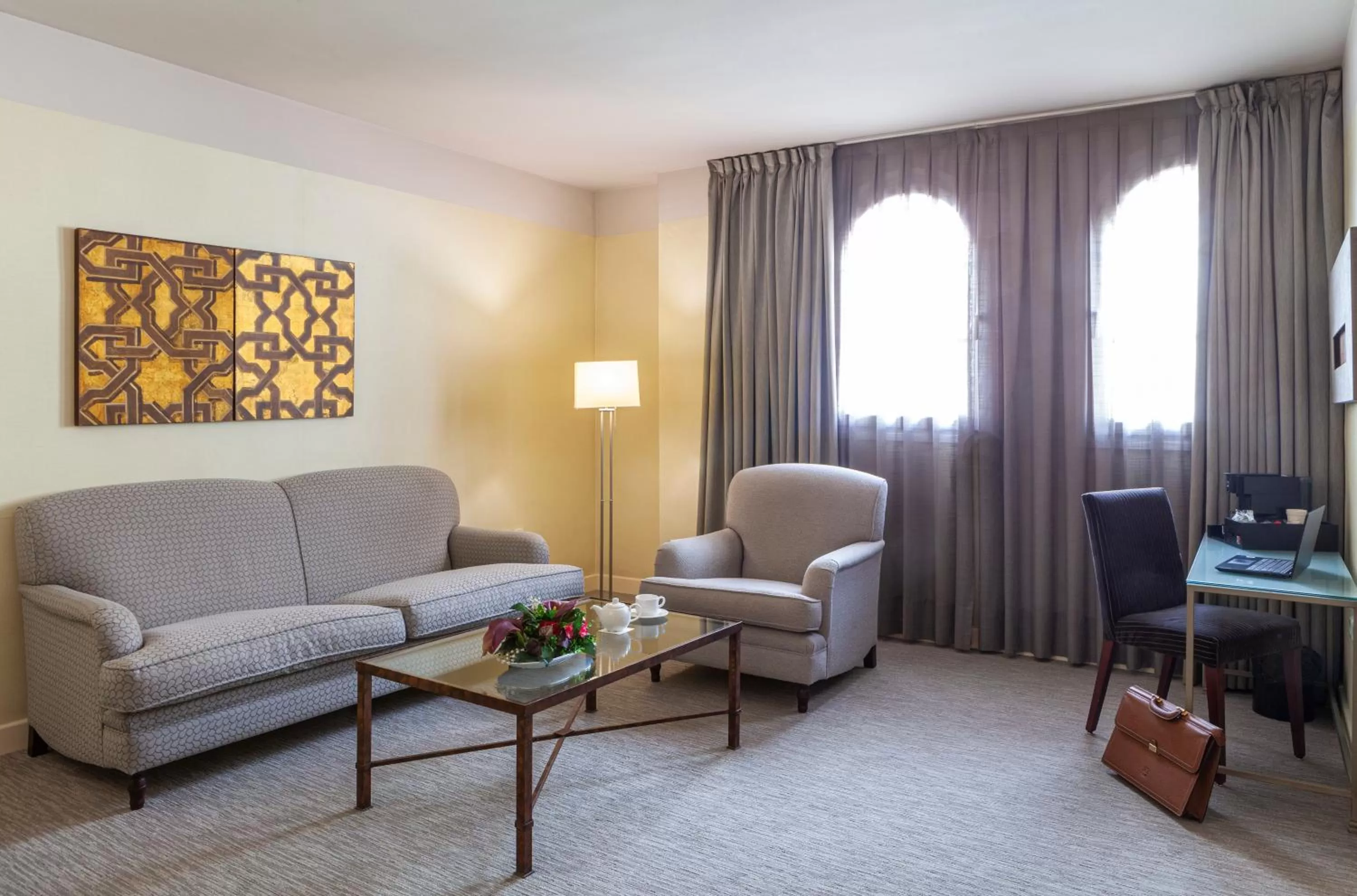 Photo of the whole room in Hotel Macià Alfaros