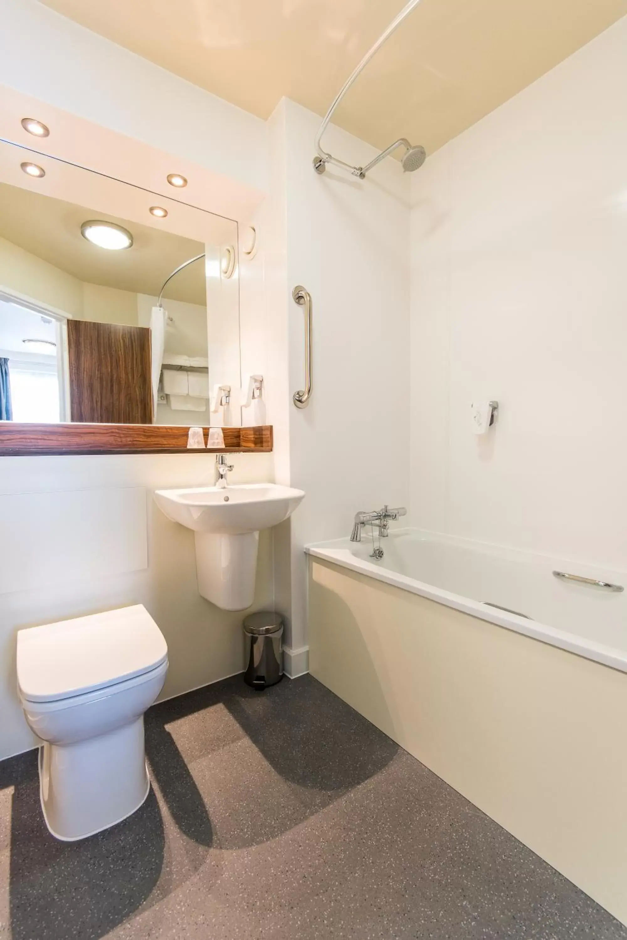 Bathroom in Canterbury Bell, Margate by Marston's Inns