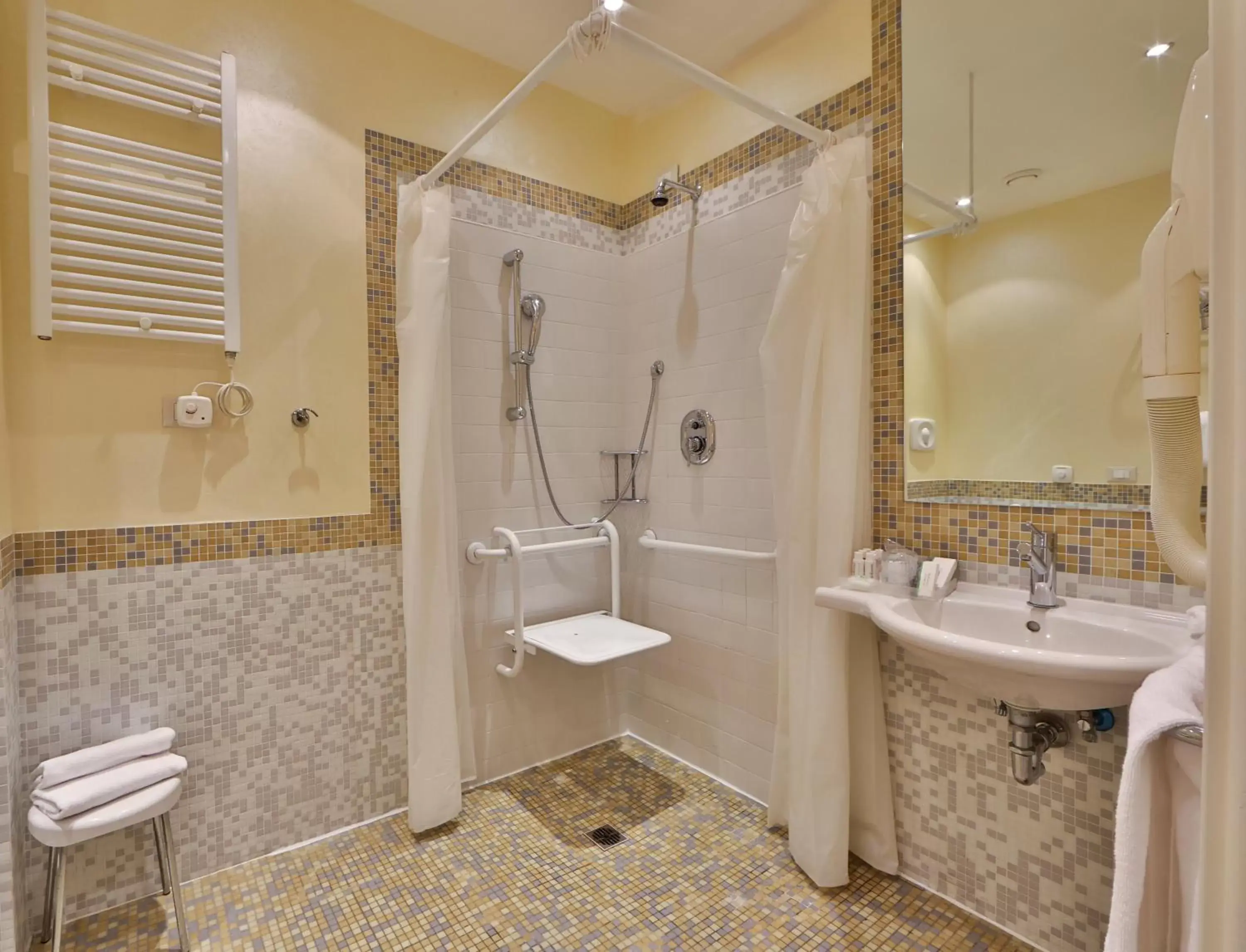 Bathroom in Crowne Plaza Venice East, an IHG Hotel