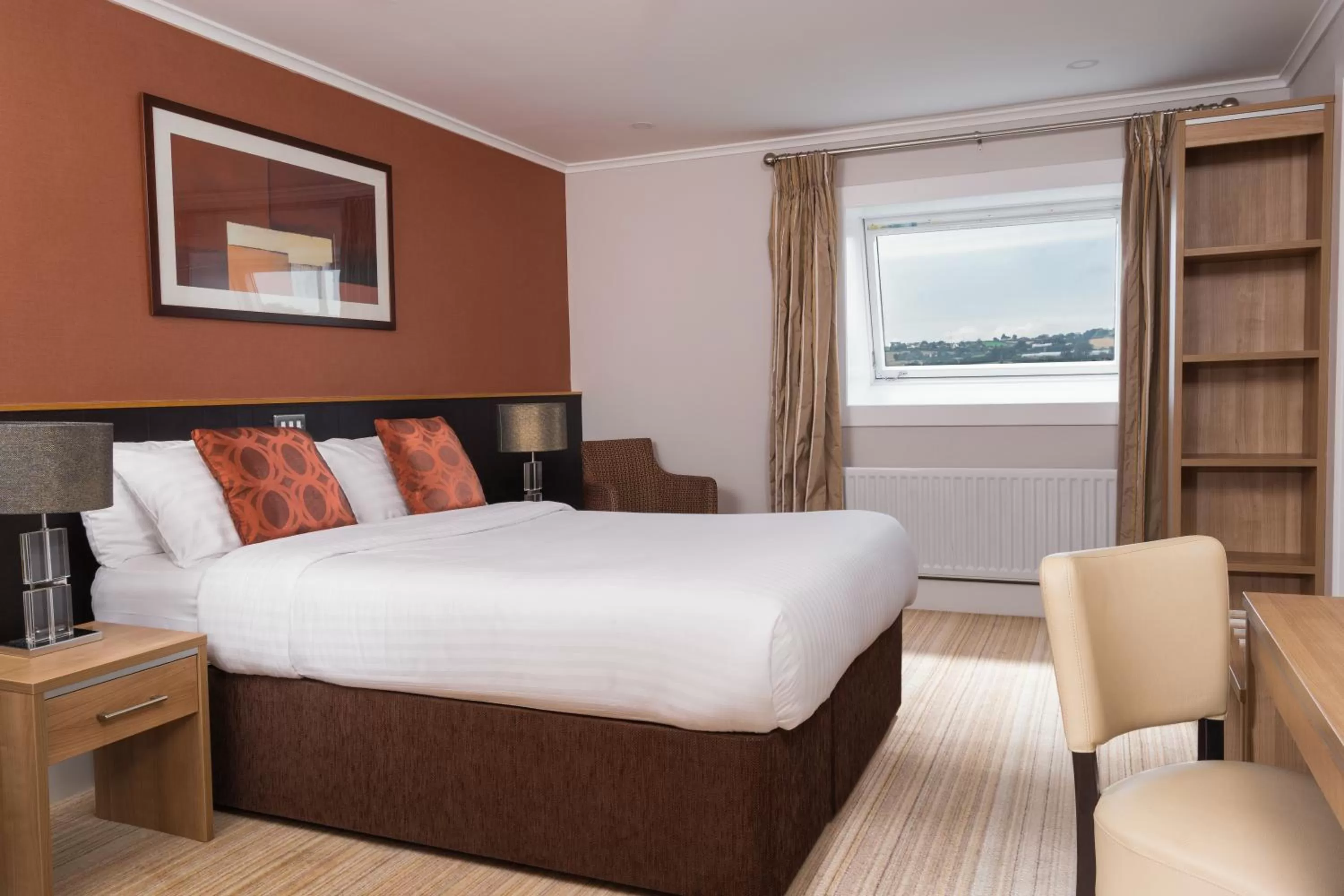 Bedroom, Bed in Strangford Arms Hotel