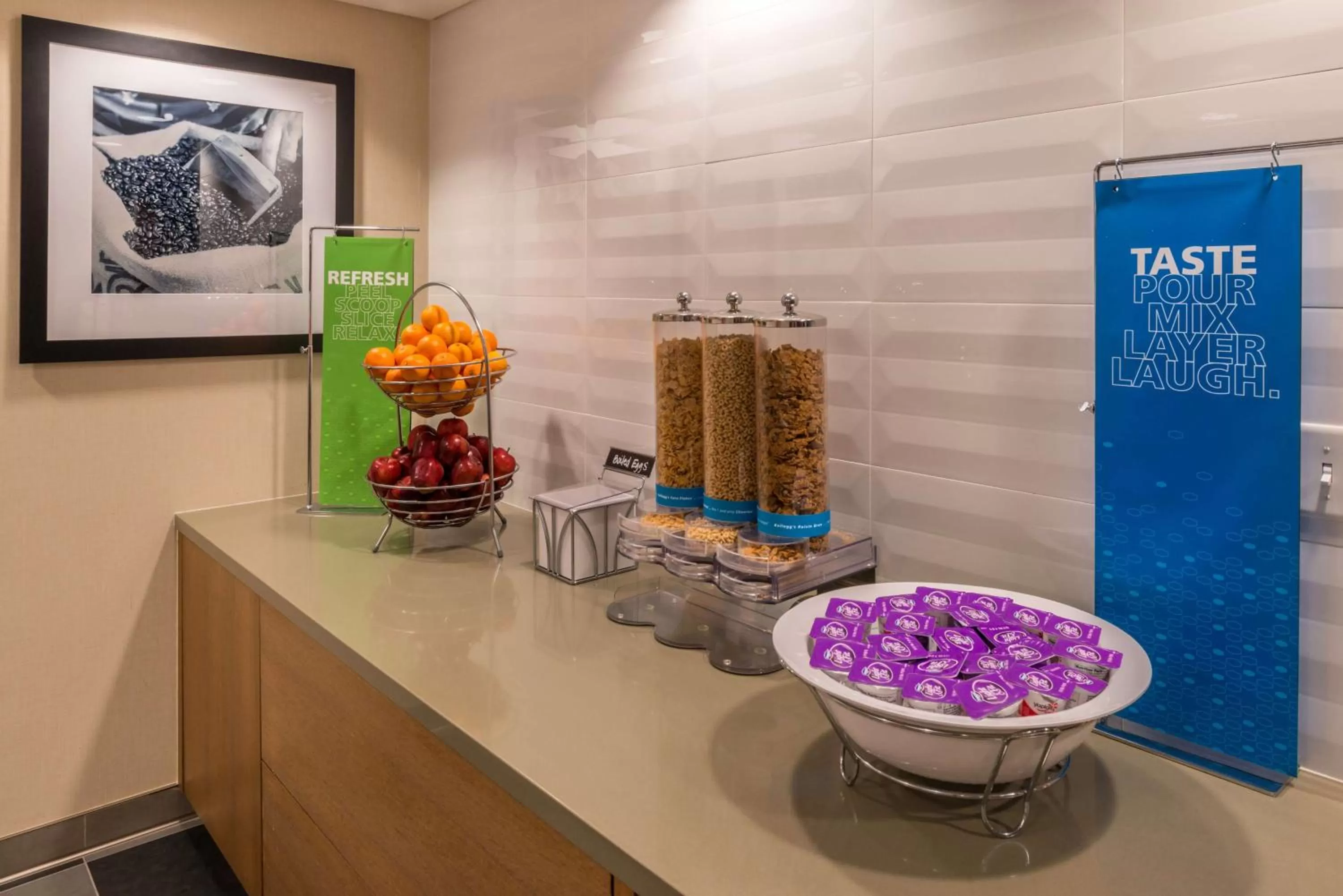 Breakfast in Hampton Inn San Francisco Downtown/Convention Center