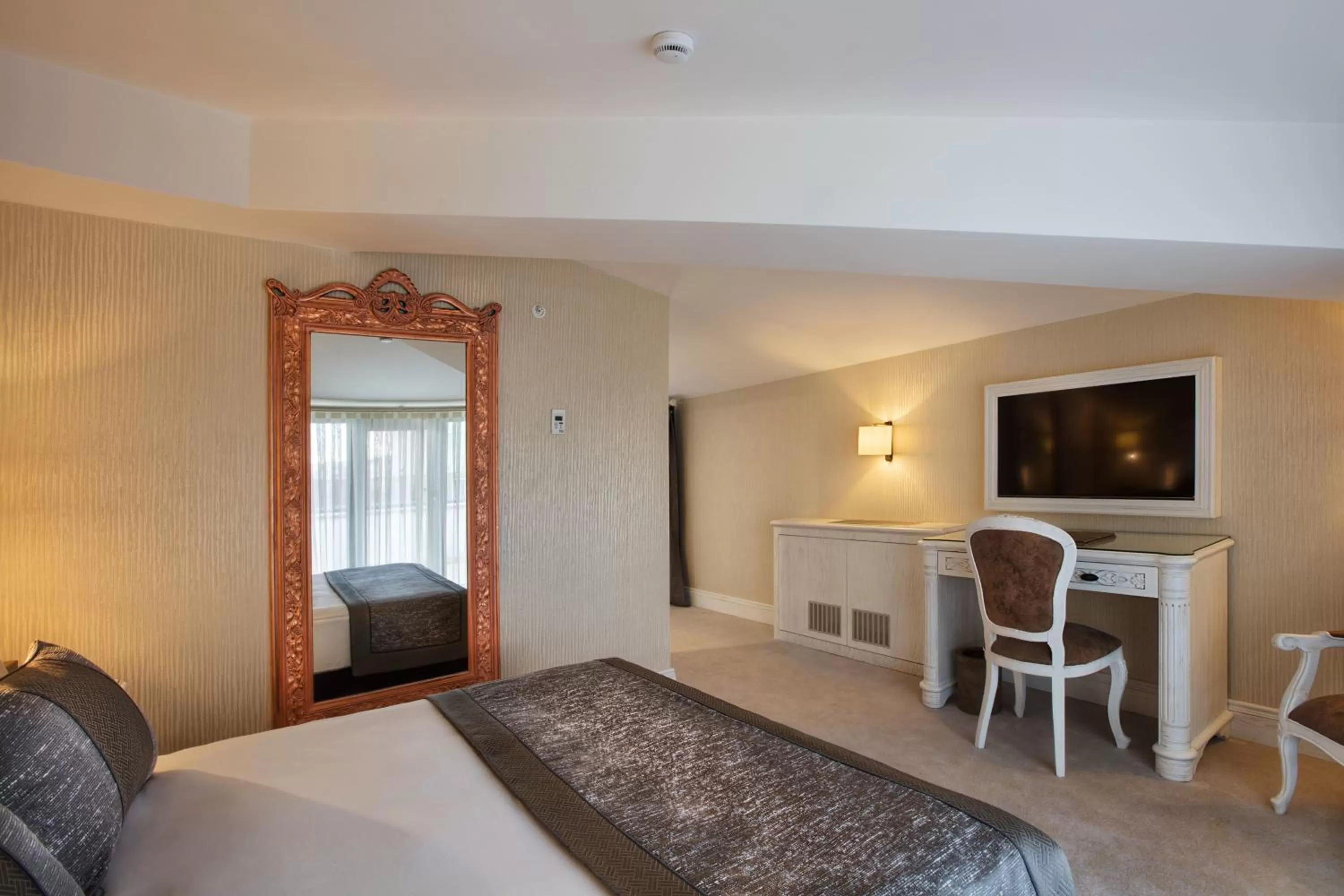 Bedroom, Bed in Ottoman's Life Hotel Deluxe