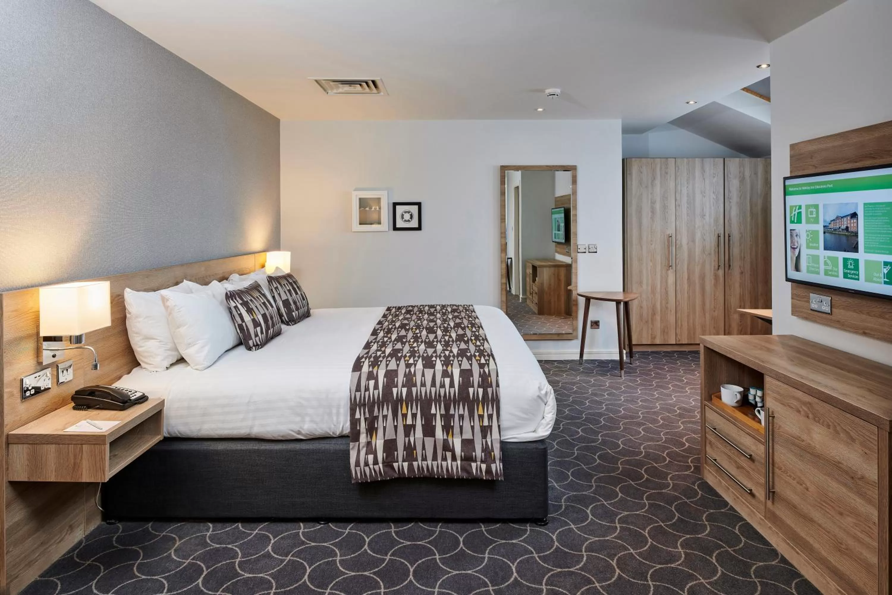 Restaurant/places to eat, Bed in Holiday Inn Ellesmere Port/Cheshire Oaks by IHG