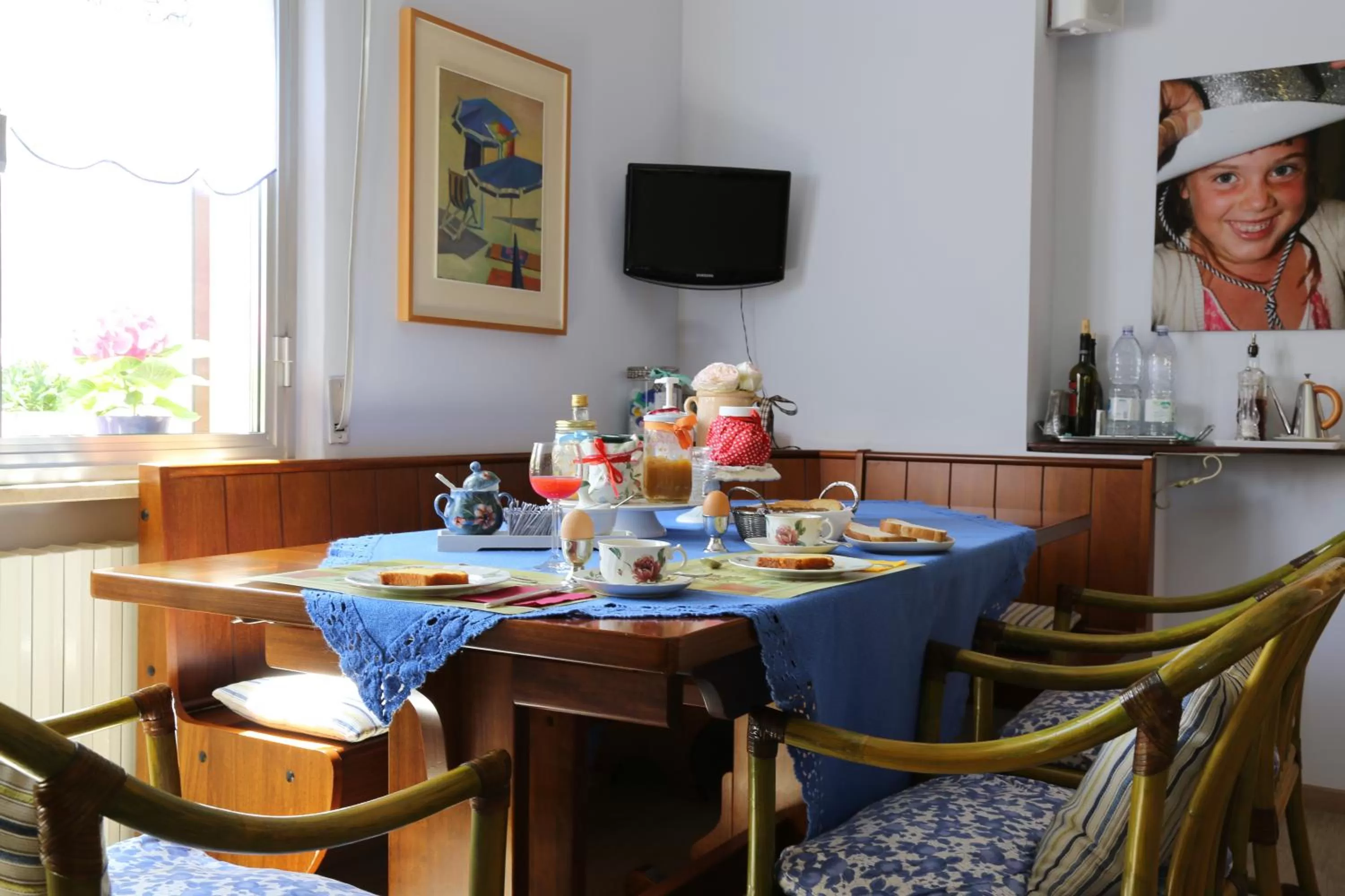 Communal lounge/ TV room in Al Villino del Sole