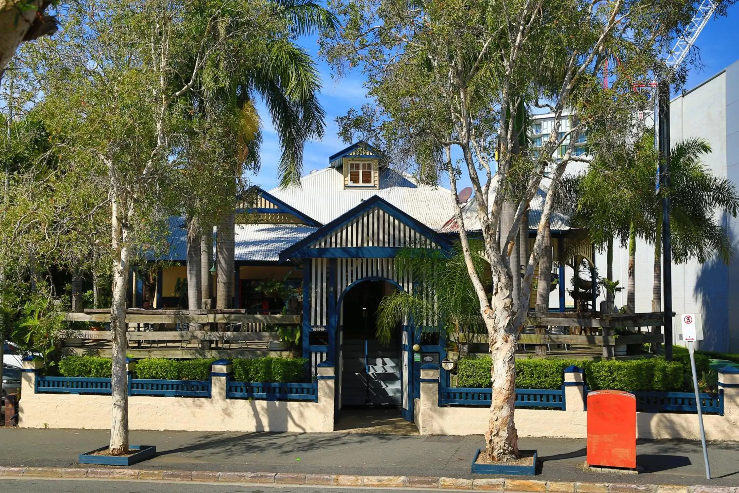 Facade/entrance, Property Building in Brisbane Manor