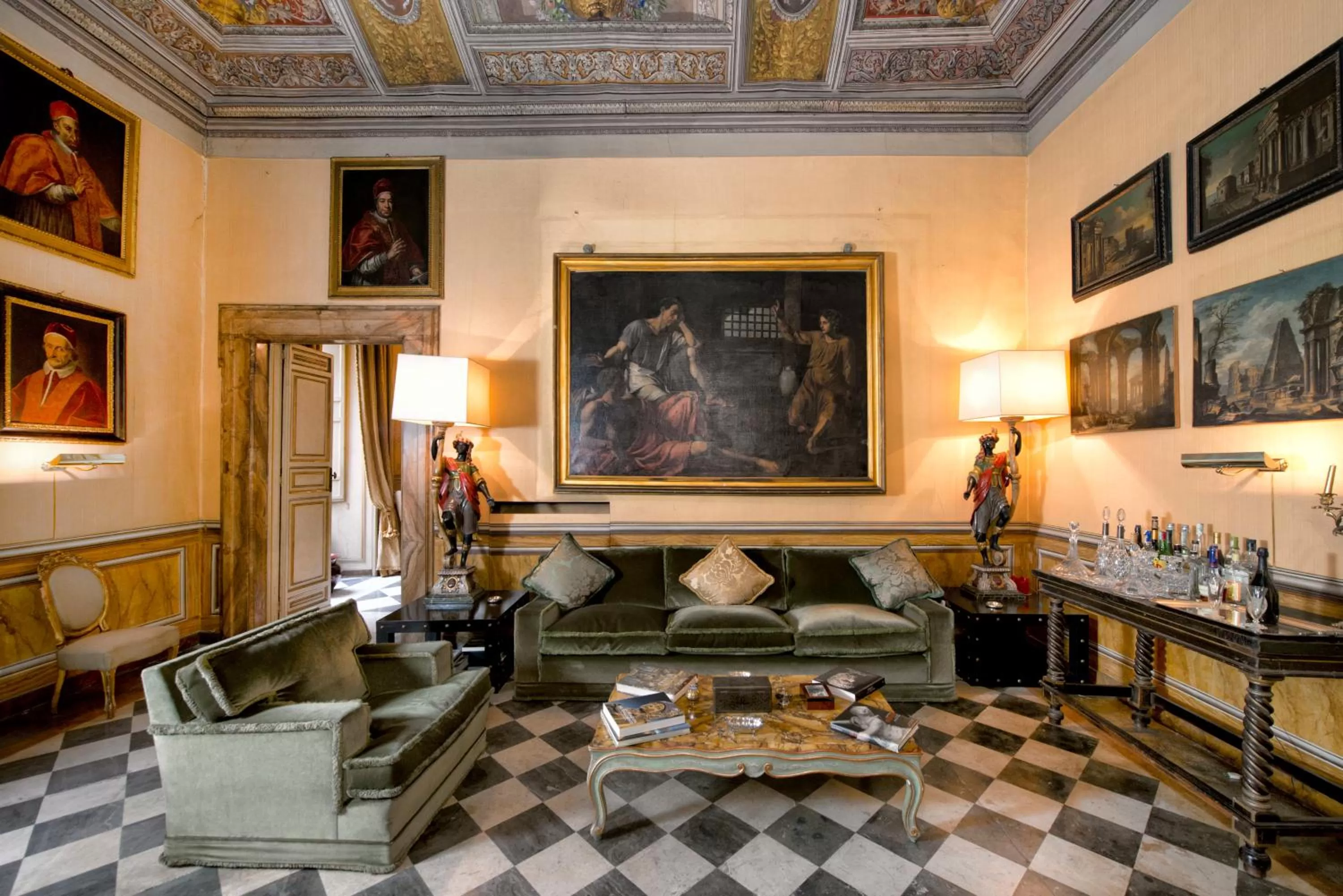 Communal lounge/ TV room in Residenza Ruspoli Bonaparte